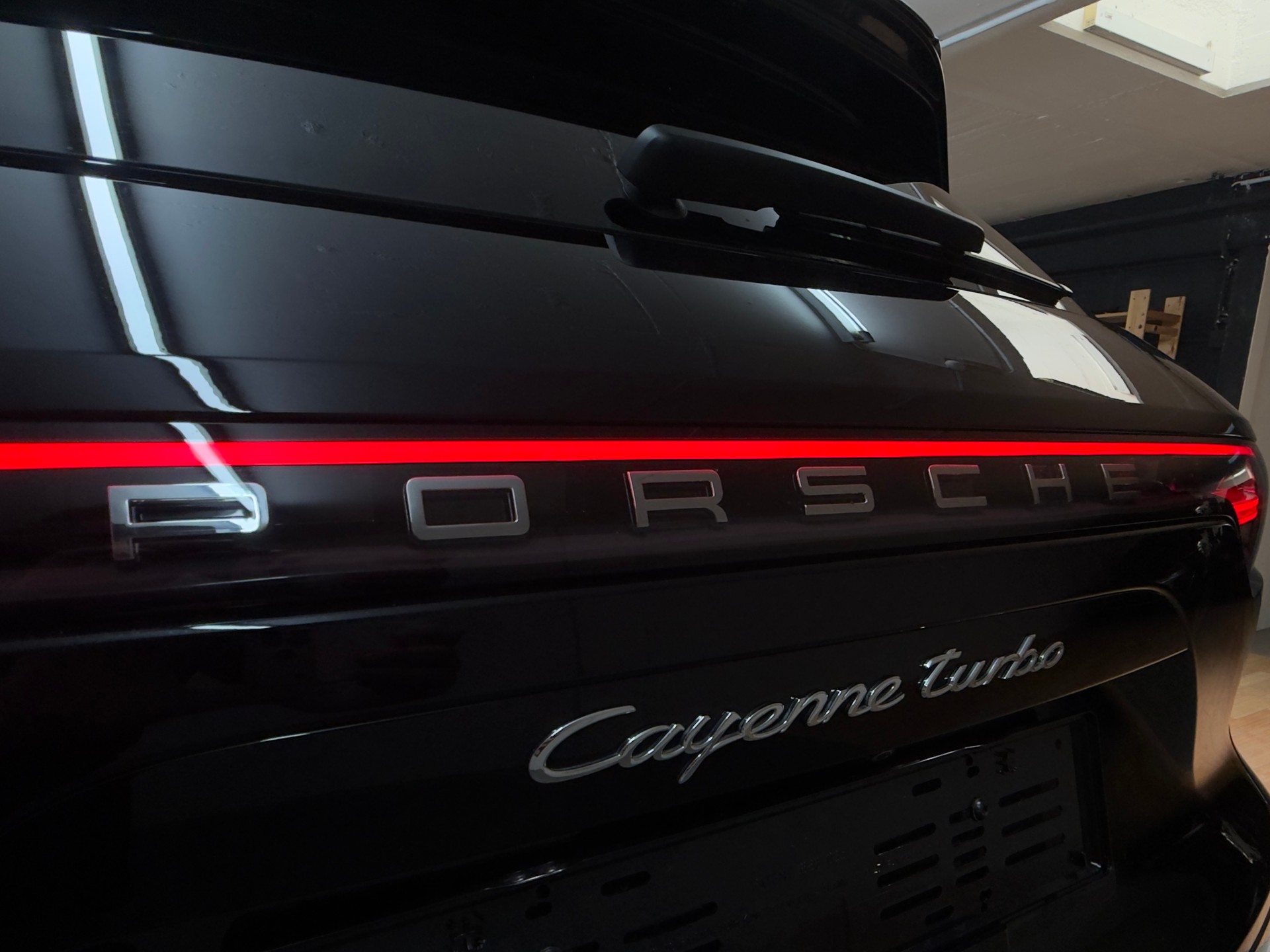 PORSCHE Cayenne Turbo-image-7