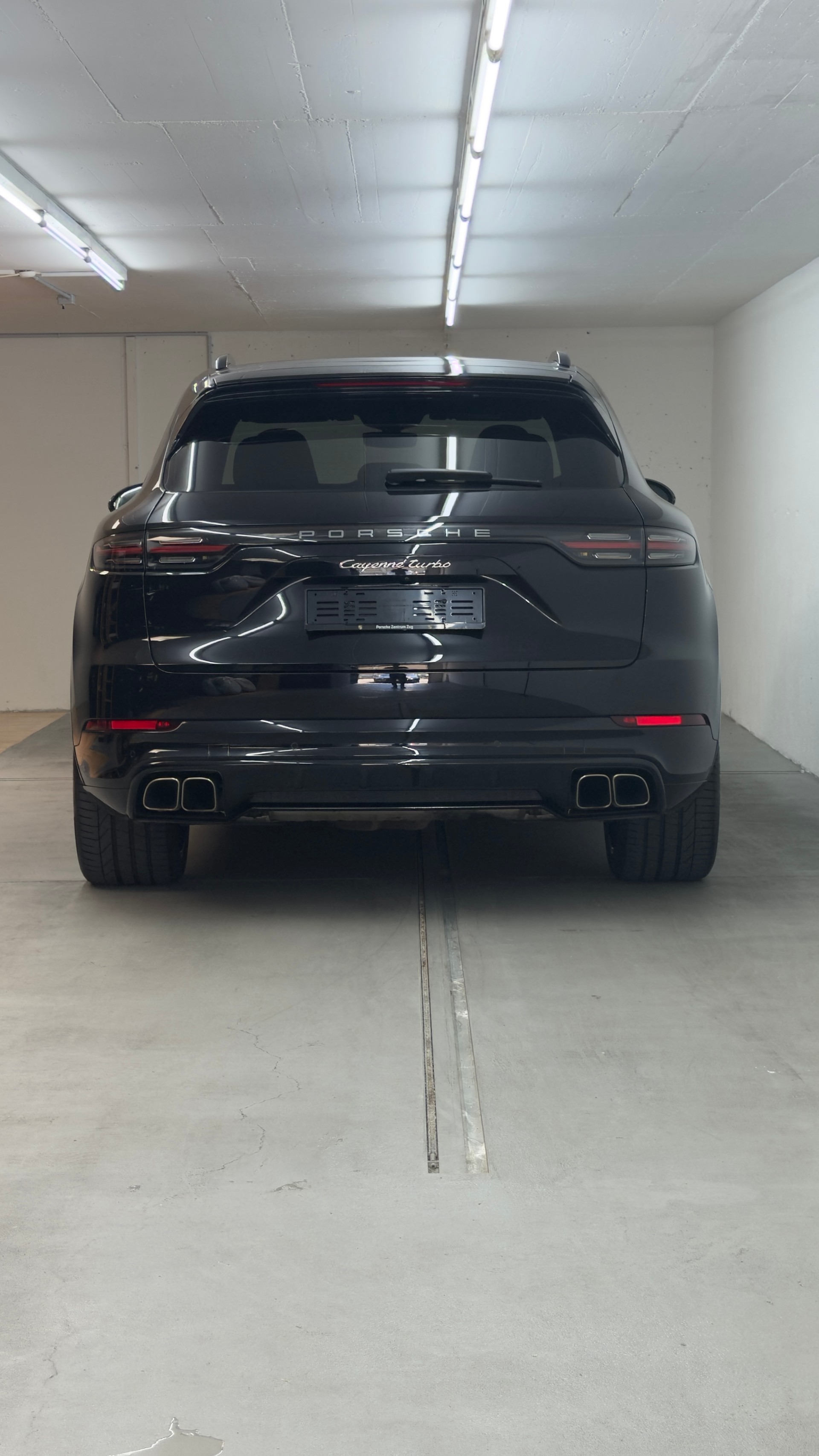 PORSCHE Cayenne Turbo-image-5