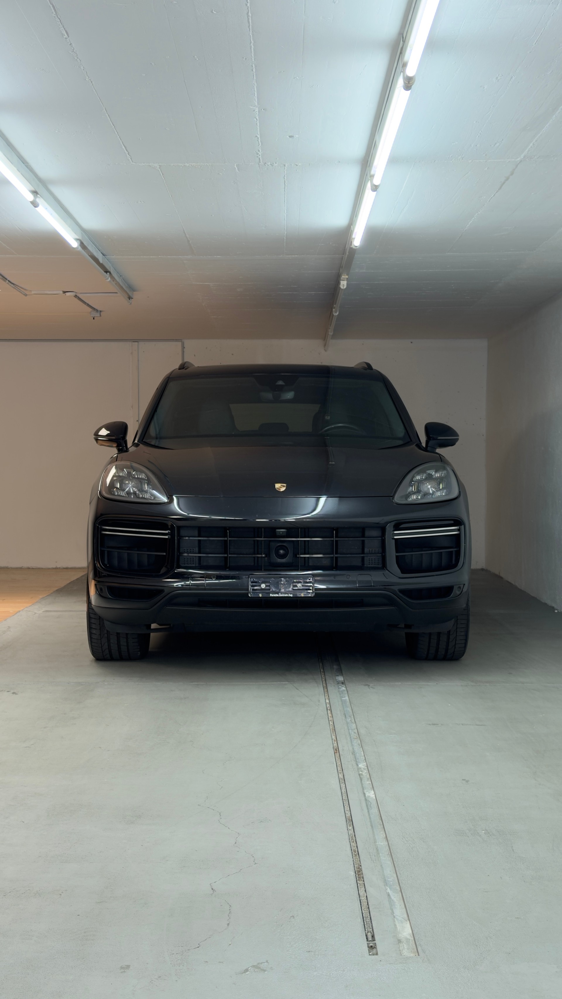 PORSCHE Cayenne Turbo-image-4