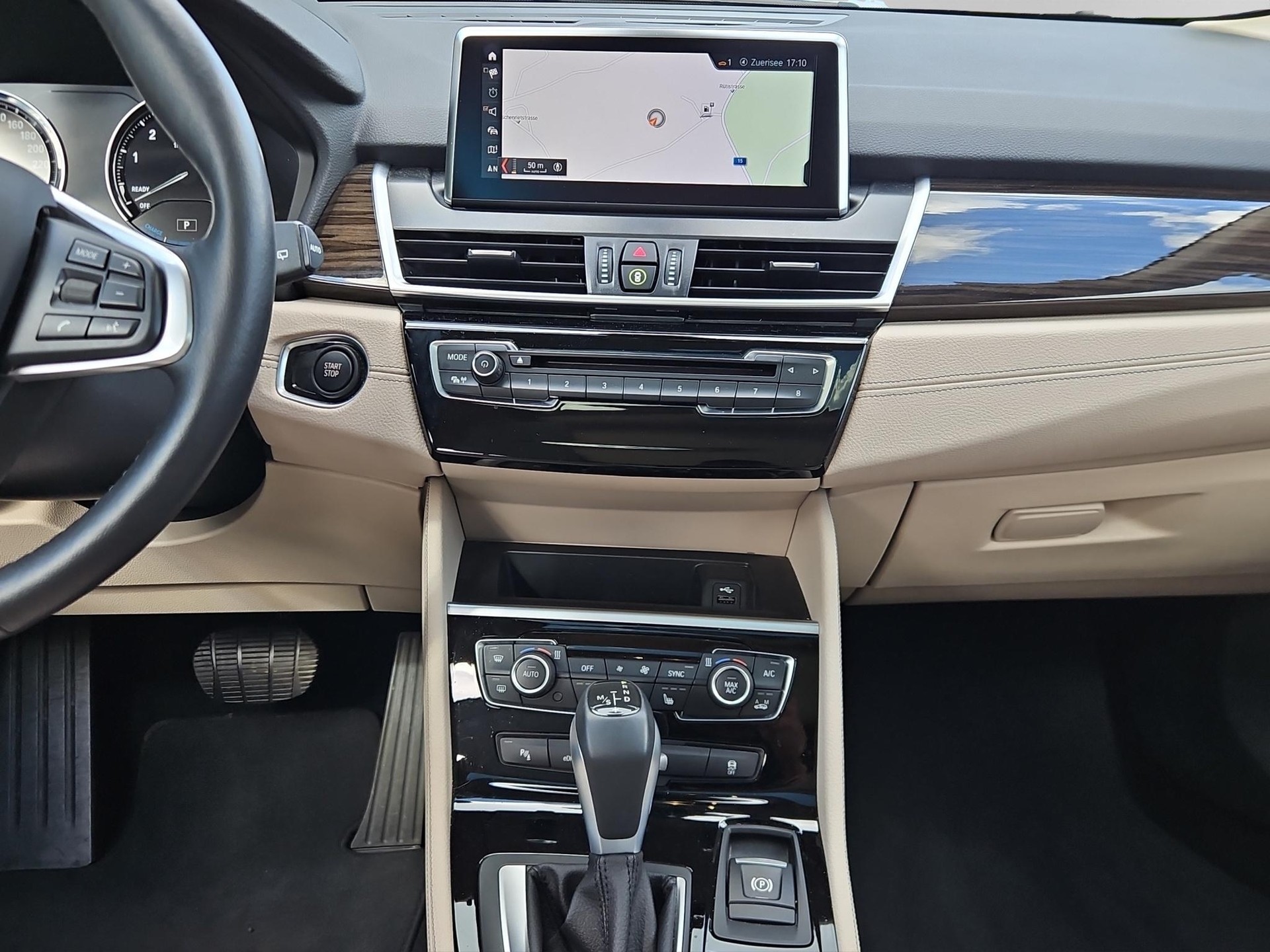 BMW 225xe Active Tourer LUXURY LINE-image-12