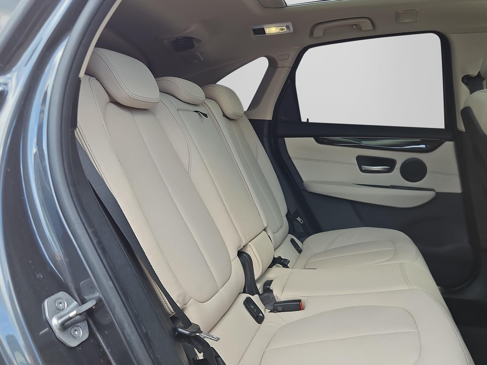 BMW 225xe Active Tourer LUXURY LINE-image-16