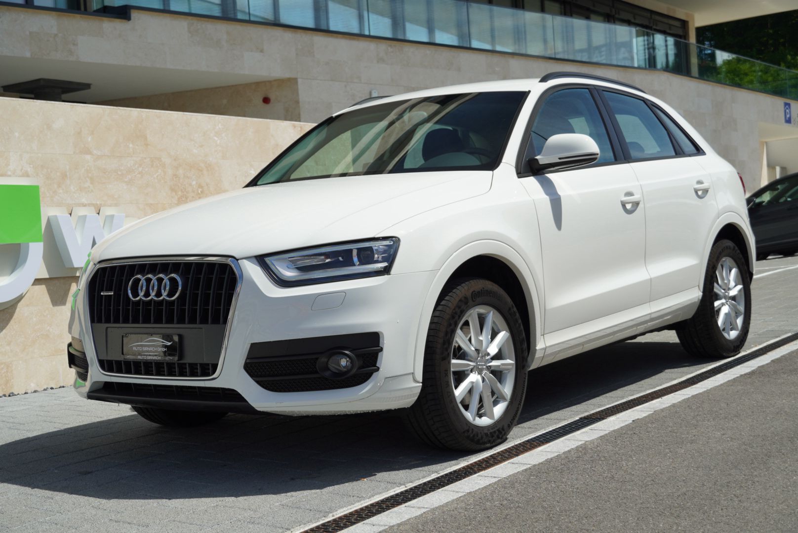 AUDI Q3 2.0 TDI quattro S-tronic-image-4