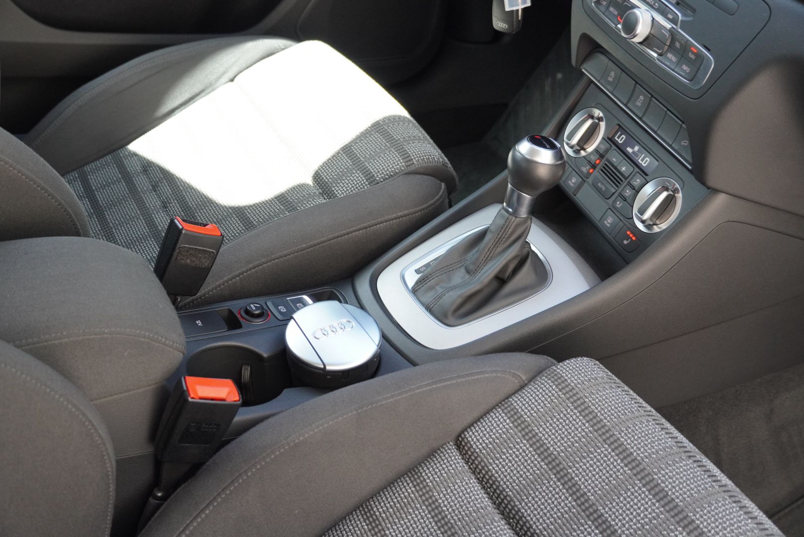 AUDI Q3 2.0 TDI quattro S-tronic-image-20
