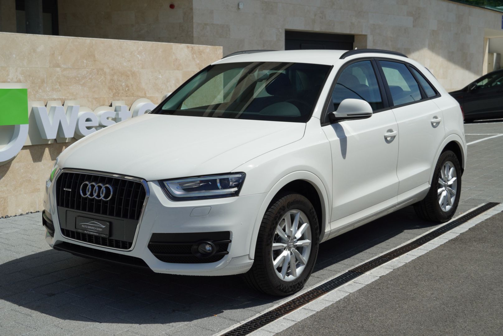 AUDI Q3 2.0 TDI quattro S-tronic-image-5