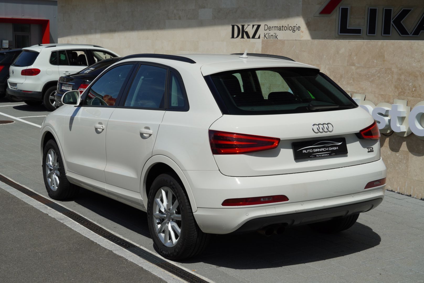 AUDI Q3 2.0 TDI quattro S-tronic-image-8