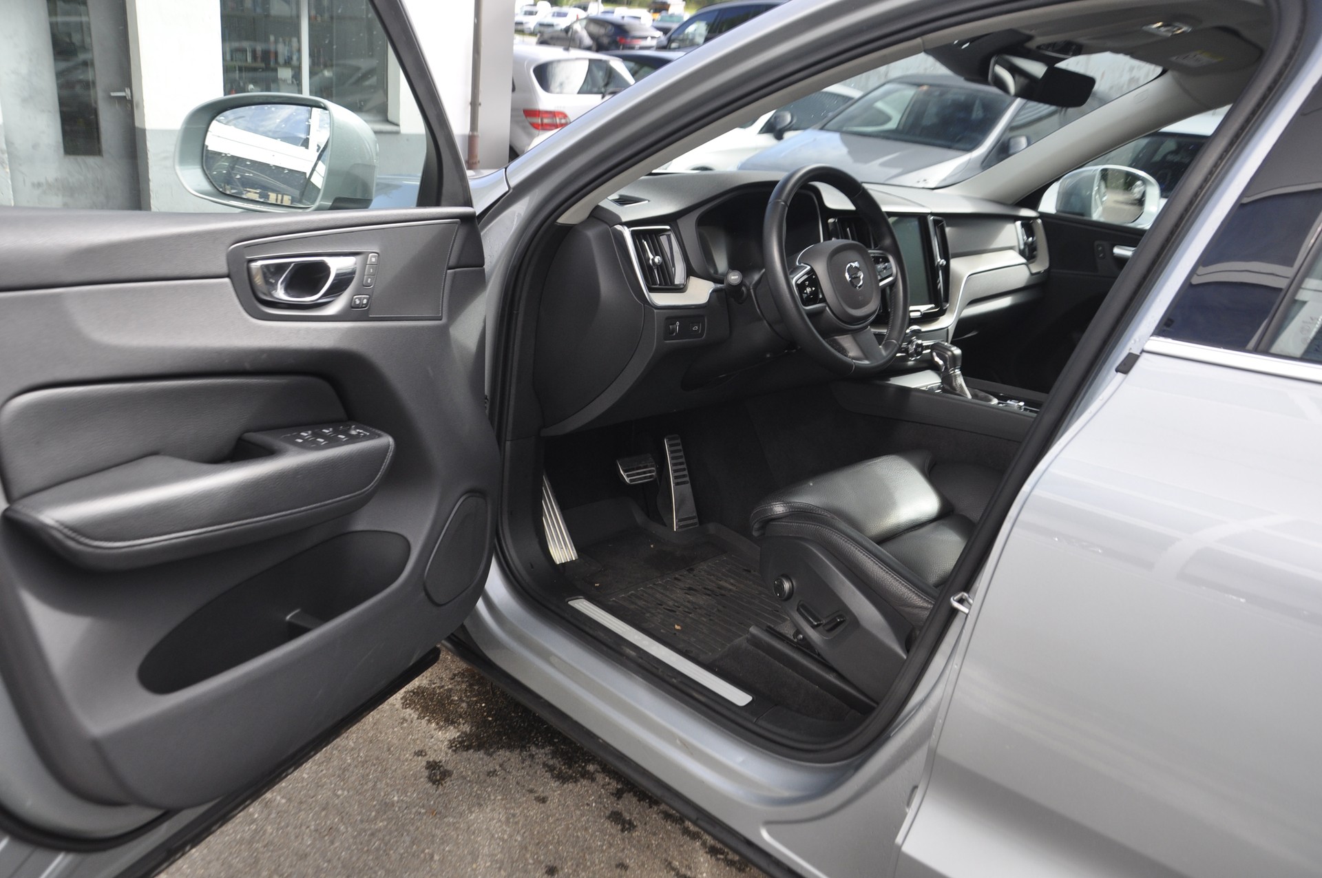 VOLVO XC60 D4 AWD Inscription Geartronic-image-3