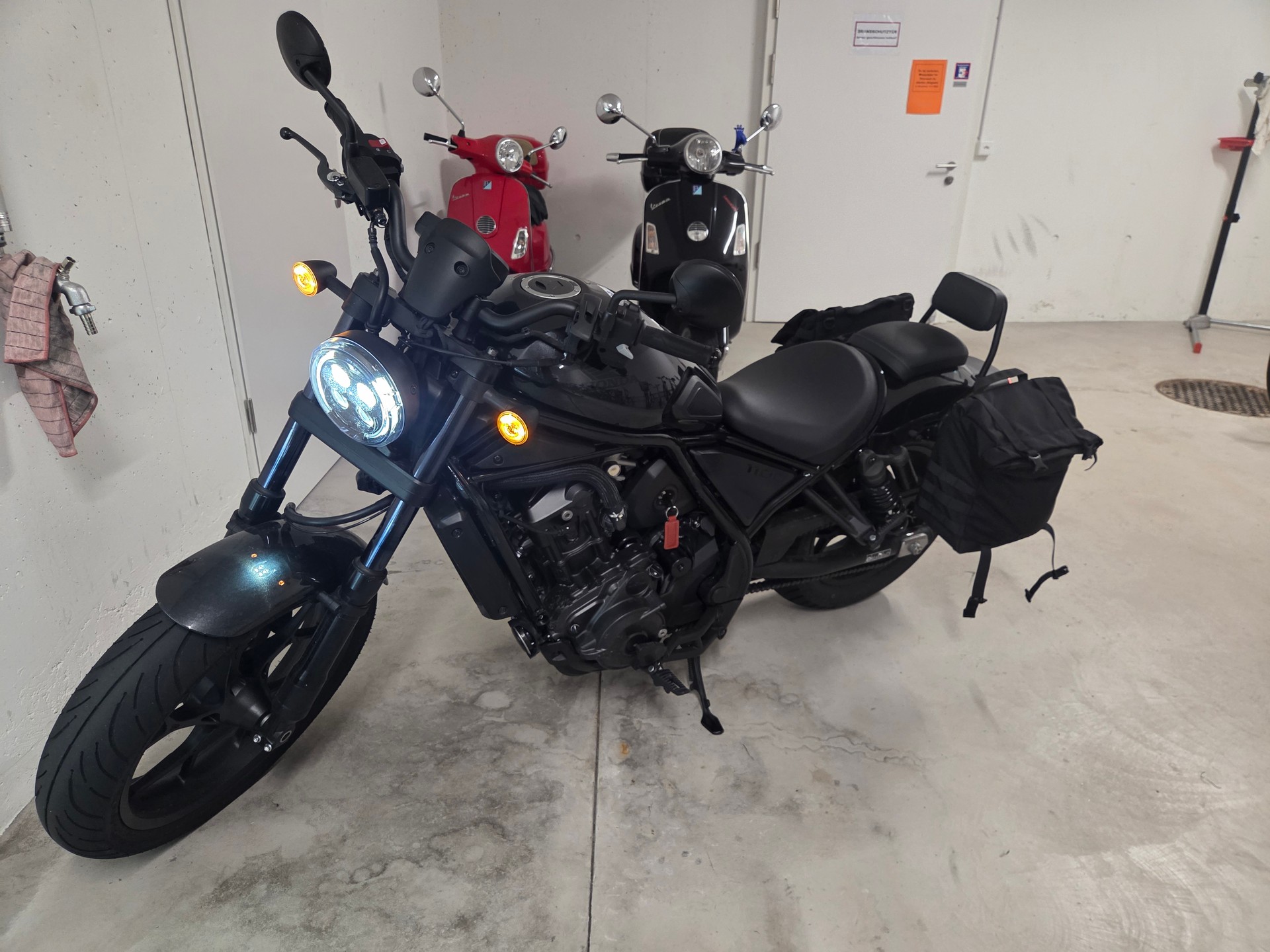 HONDA CMX 1100 DCTRebel-image-1