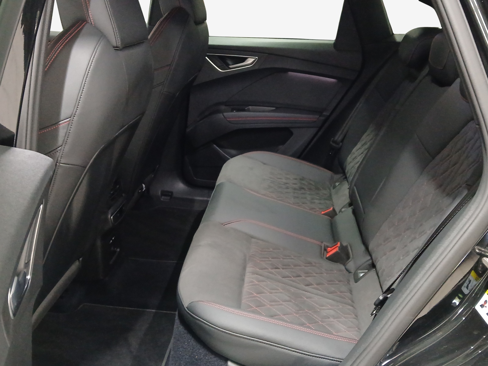 AUDI Q4 Sportback e-tron 40-image-11