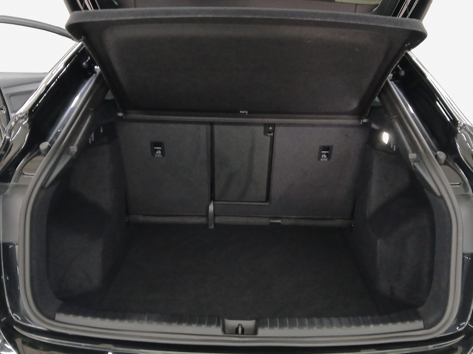 AUDI Q4 Sportback e-tron 40-image-12