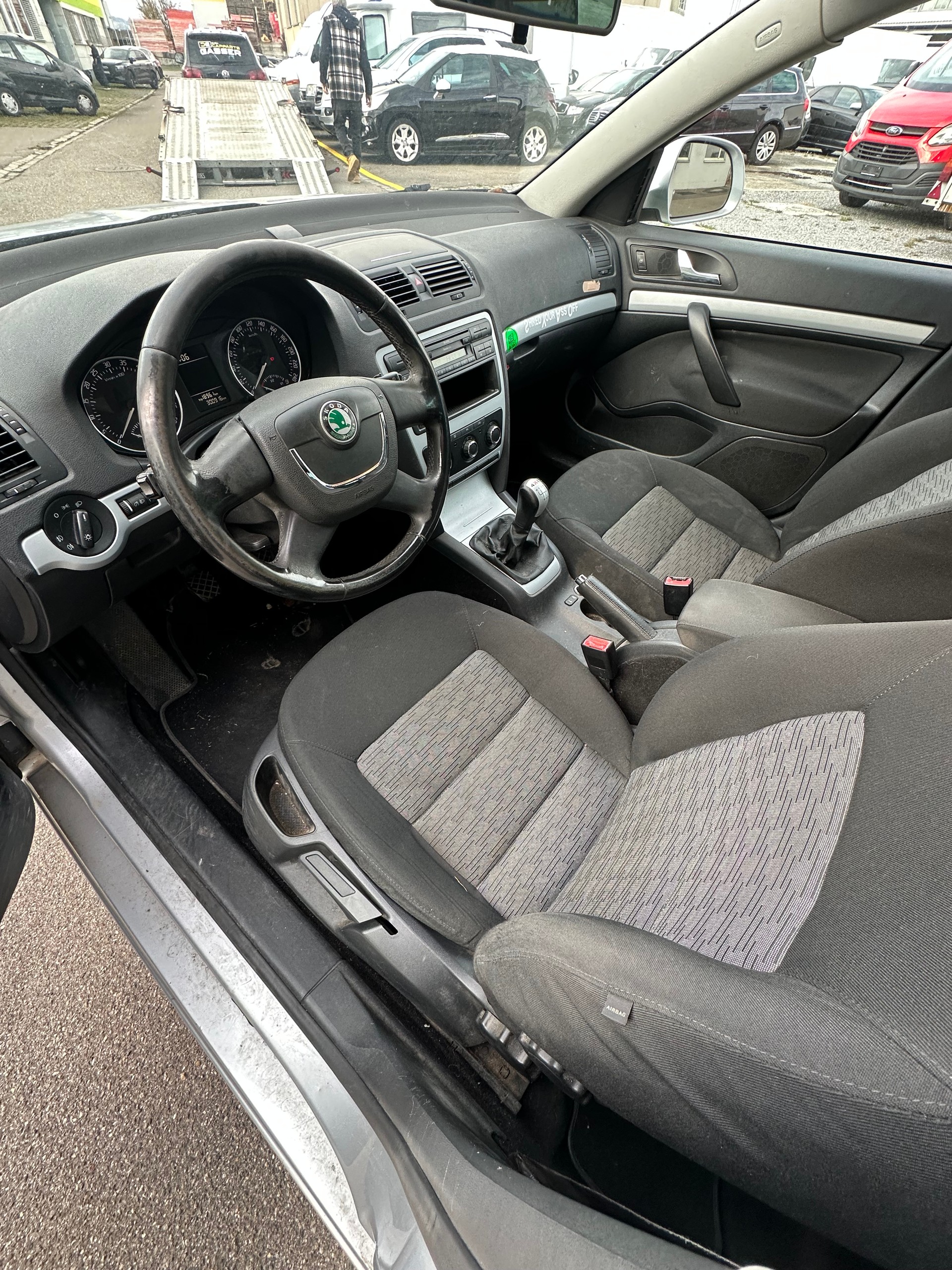 SKODA Octavia Combi 1.9 TDI Adventure 4x4-image-4