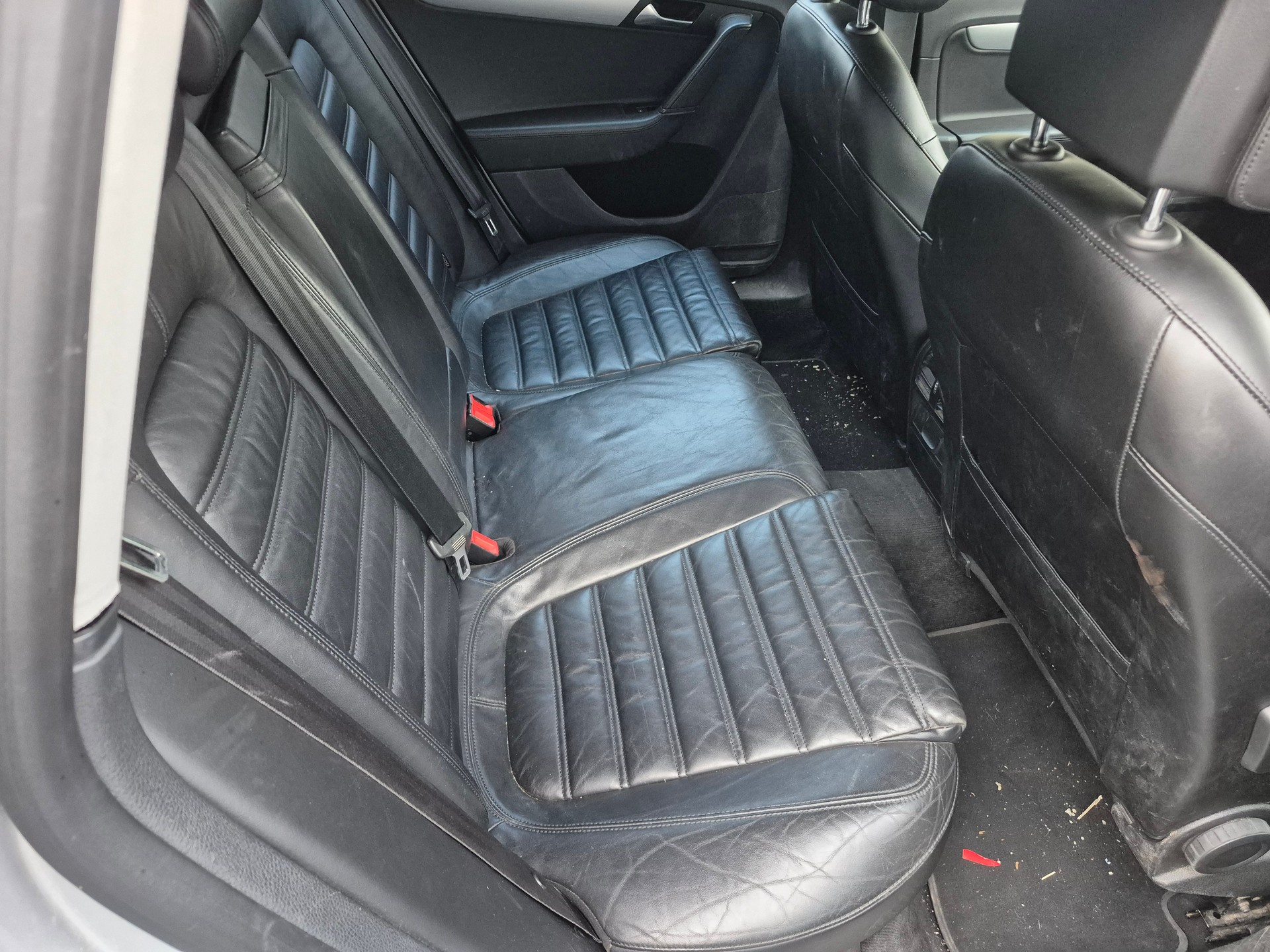 VW Passat Variant 2.0 TSI R-Line DSG-image-8