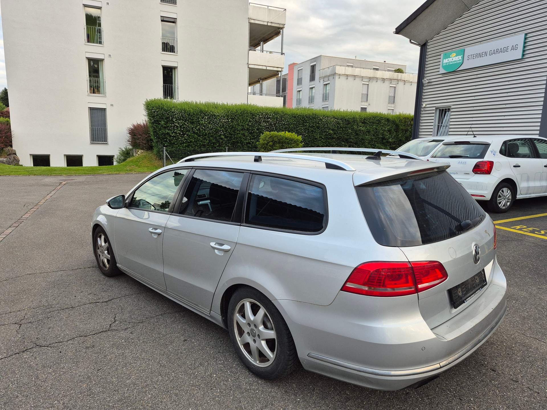 VW Passat Variant 2.0 TSI R-Line DSG-image-3