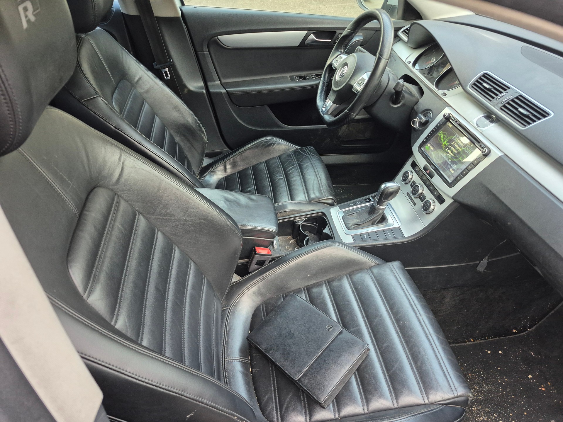 VW Passat Variant 2.0 TSI R-Line DSG-image-7