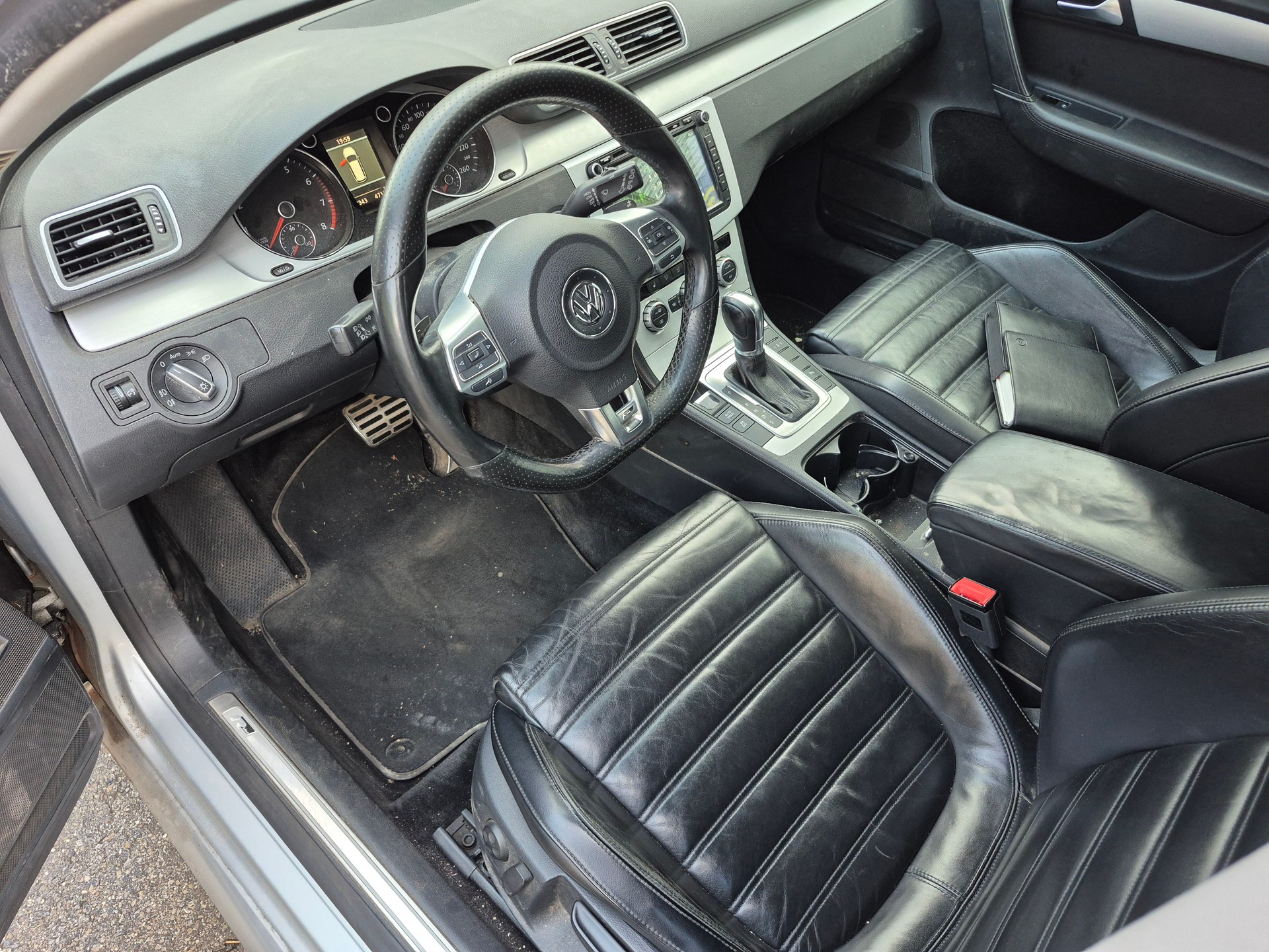 VW Passat Variant 2.0 TSI R-Line DSG-image-6
