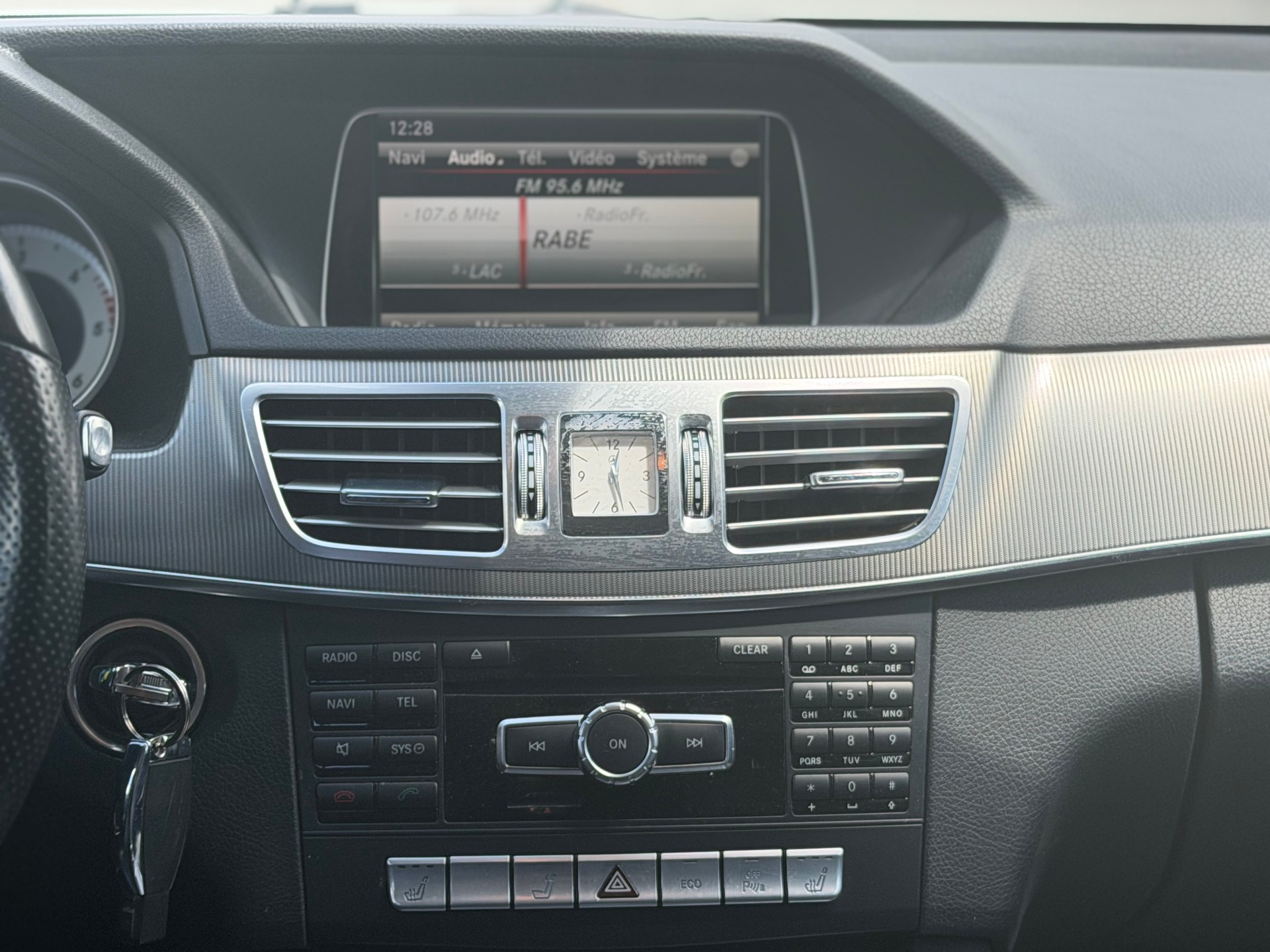 MERCEDES-BENZ E 350 BlueTEC Elégance 4Matic 7G-Tronic-image-12