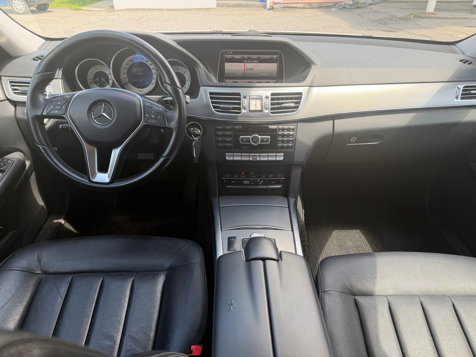 MERCEDES-BENZ E 350 BlueTEC Elégance 4Matic 7G-Tronic-image-6