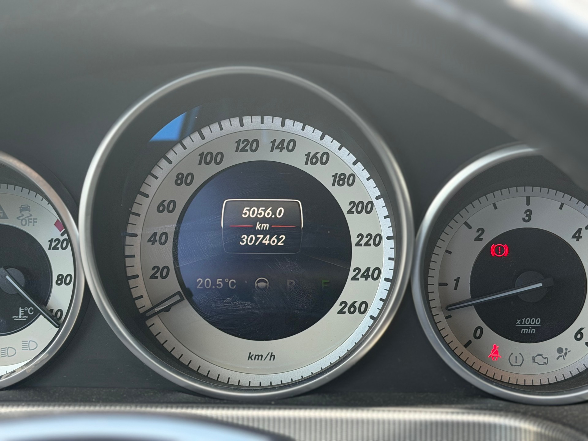 MERCEDES-BENZ E 350 BlueTEC Elégance 4Matic 7G-Tronic-image-9
