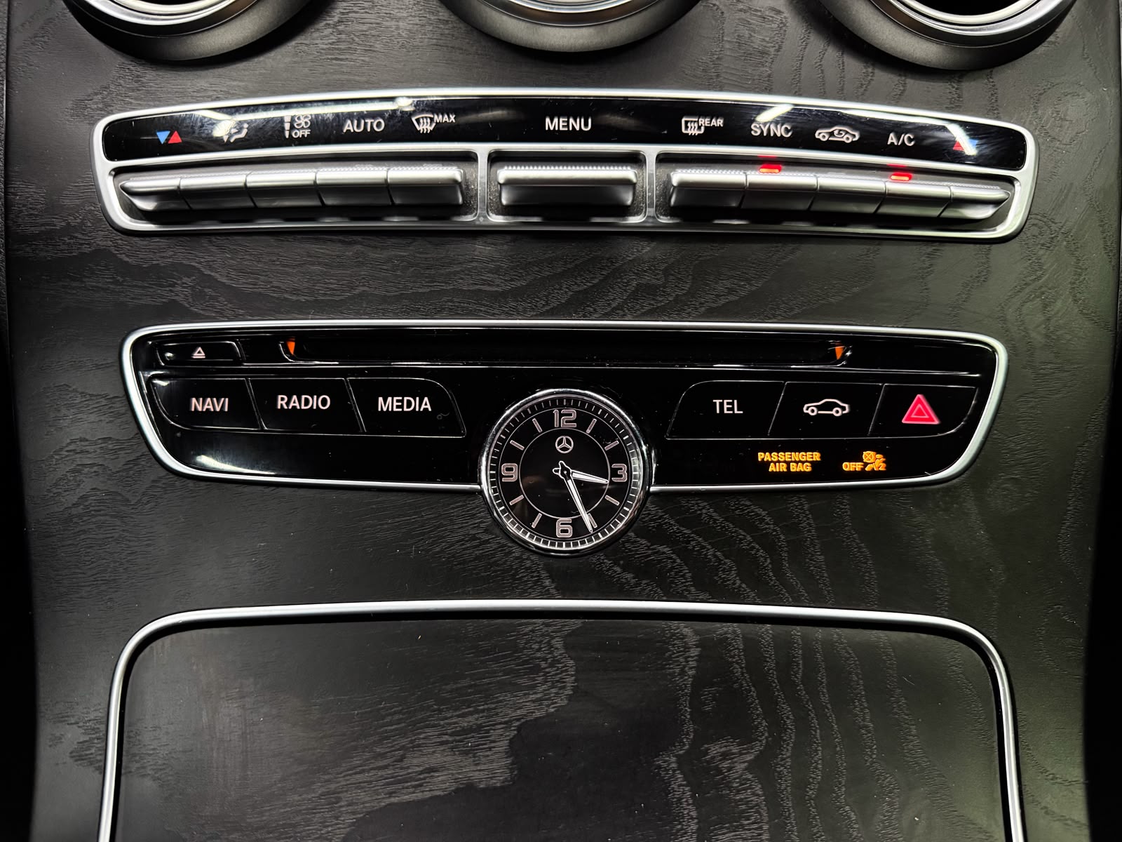 MERCEDES-BENZ C 200 AMG Line Coupé 7G-Tronic-image-17