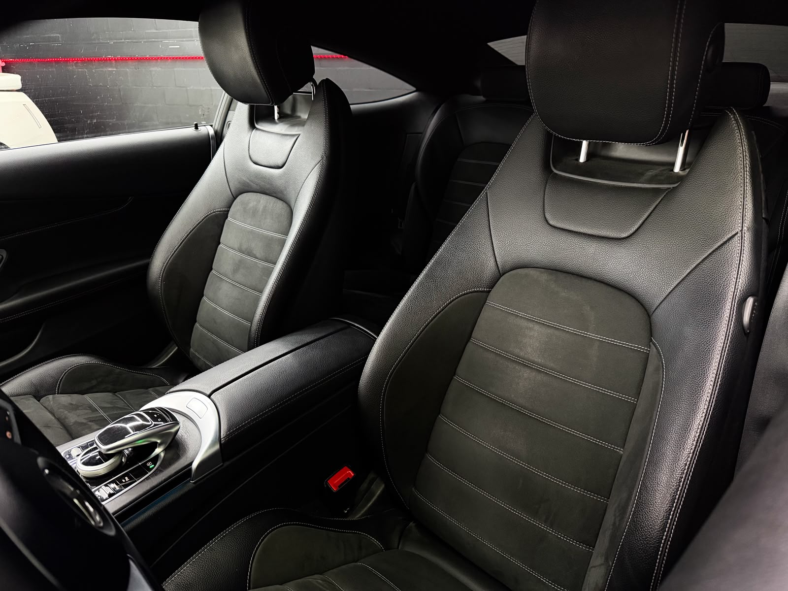 MERCEDES-BENZ C 200 AMG Line Coupé 7G-Tronic-image-14