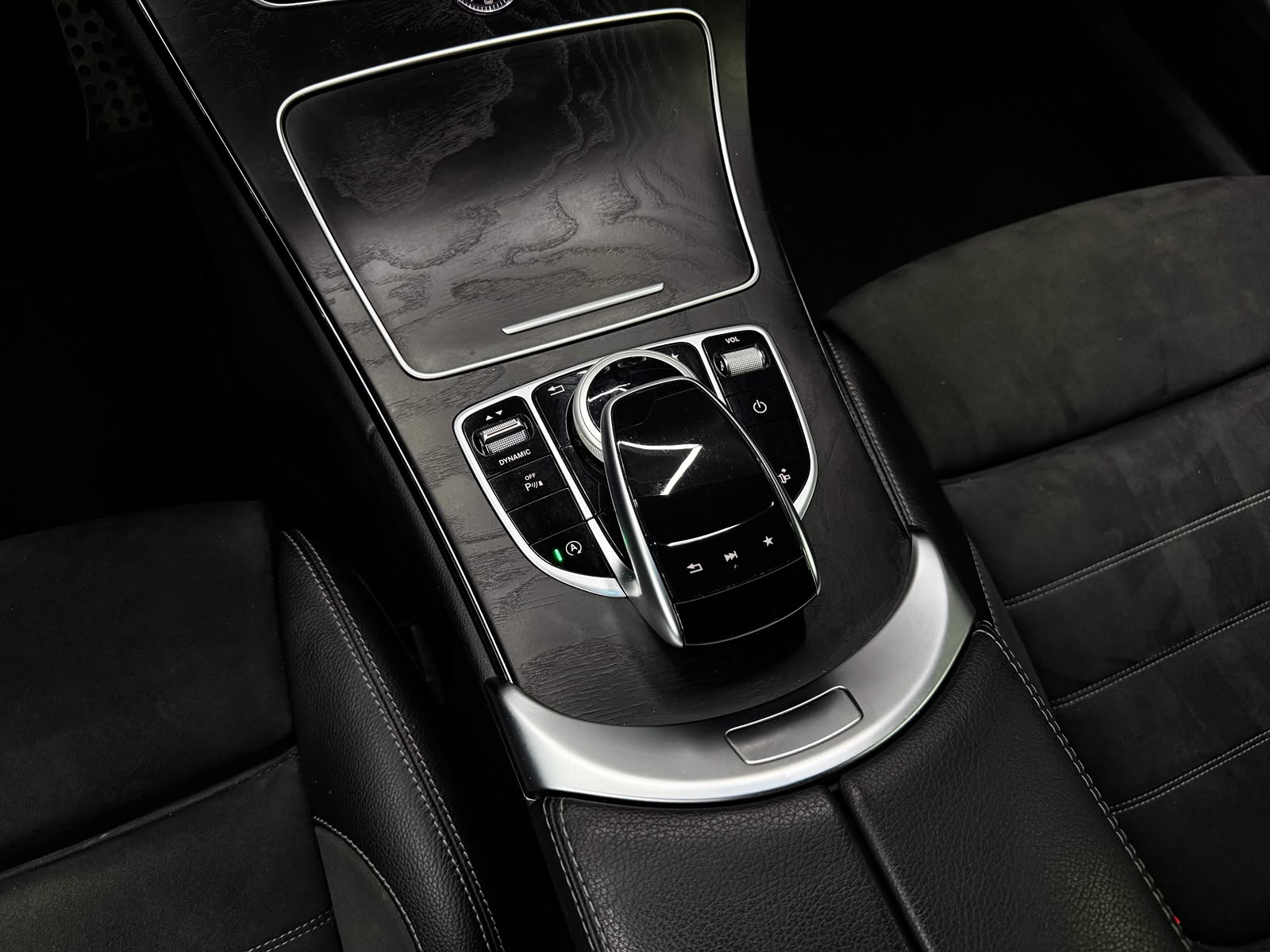 MERCEDES-BENZ C 200 AMG Line Coupé 7G-Tronic-image-9