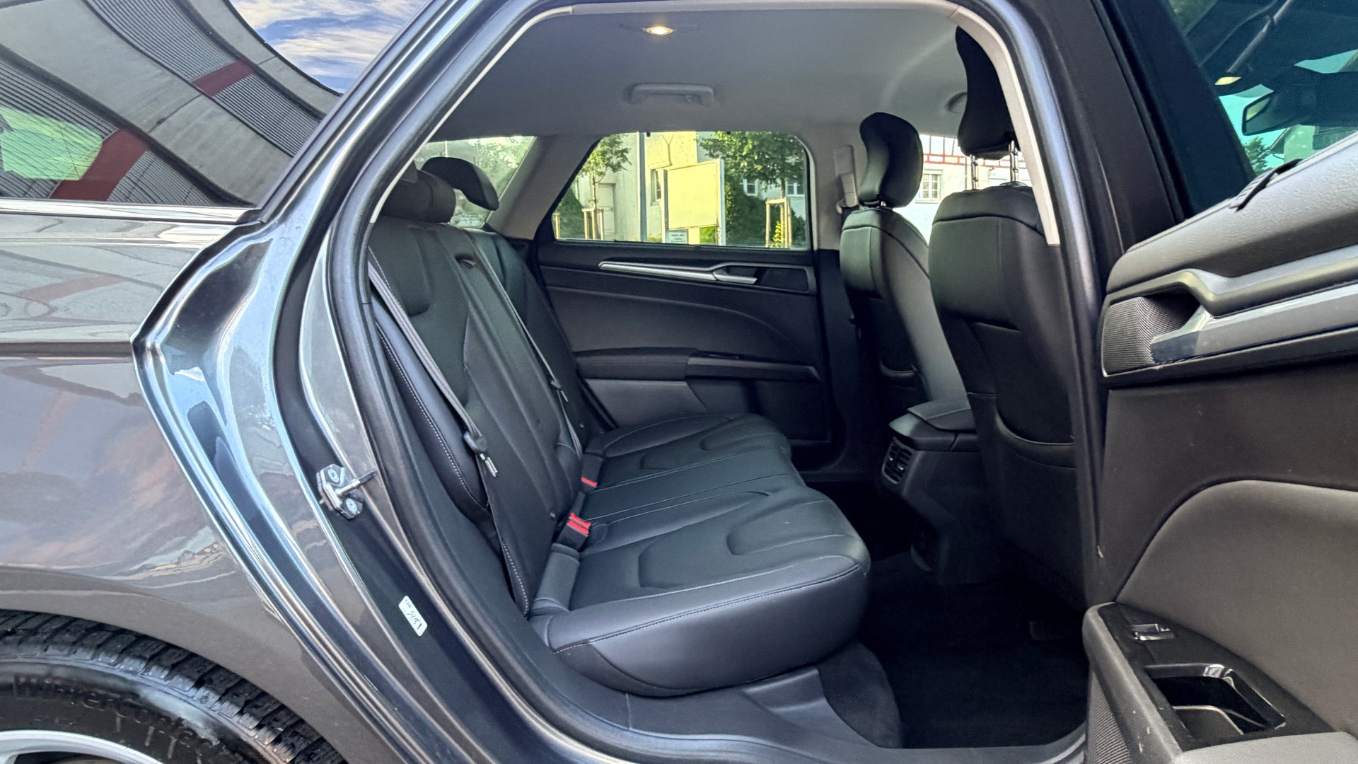 FORD Mondeo 2.0 TDCi Titanium AWD PowerShift-image-11