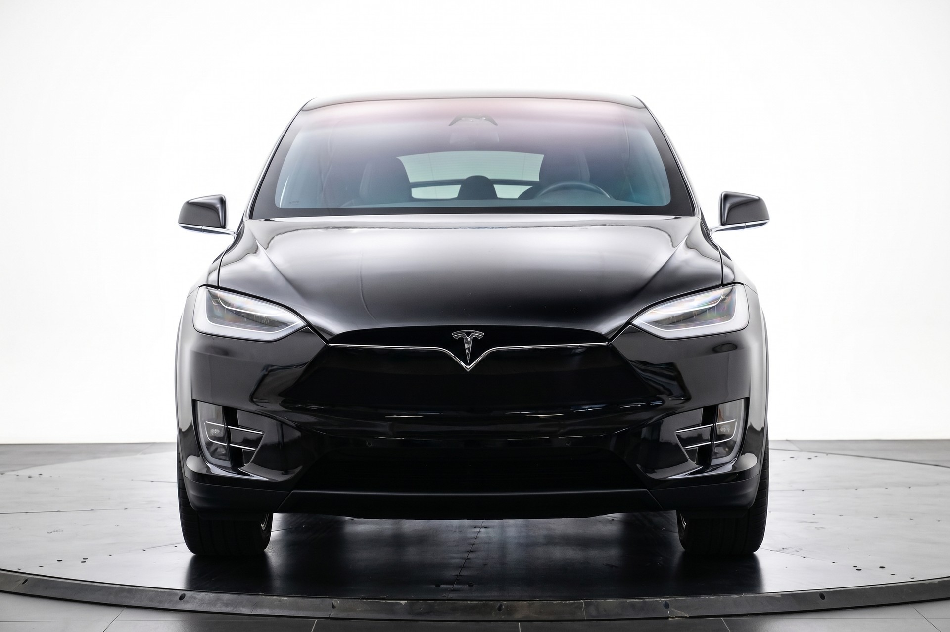 TESLA Model X 100 D-showroom-element-1
