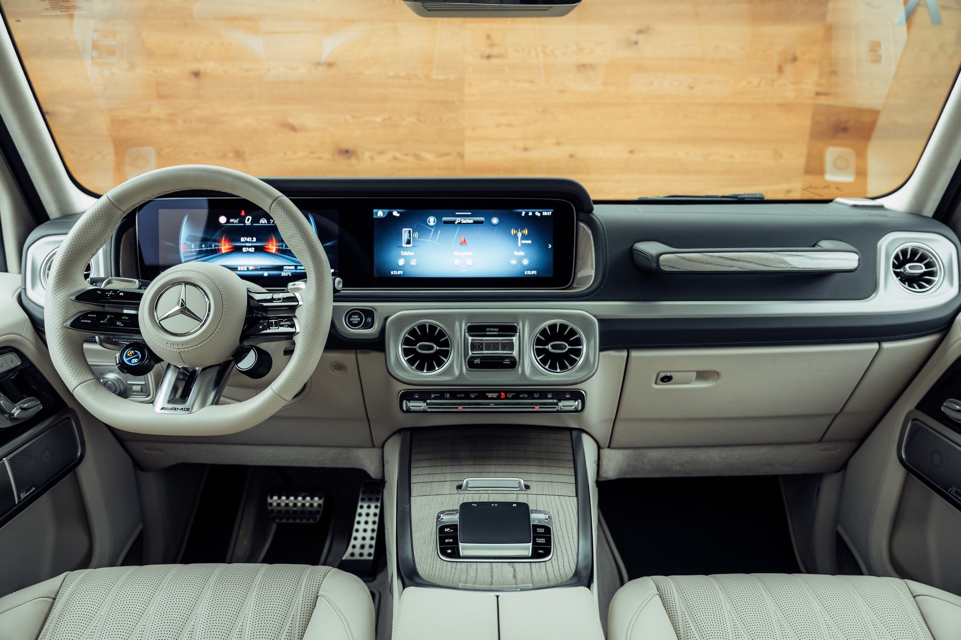 MERCEDES-BENZ G 63 AMG 9G-Tronic MANUFAKTUR Kalaharigold magno MY26-image-5