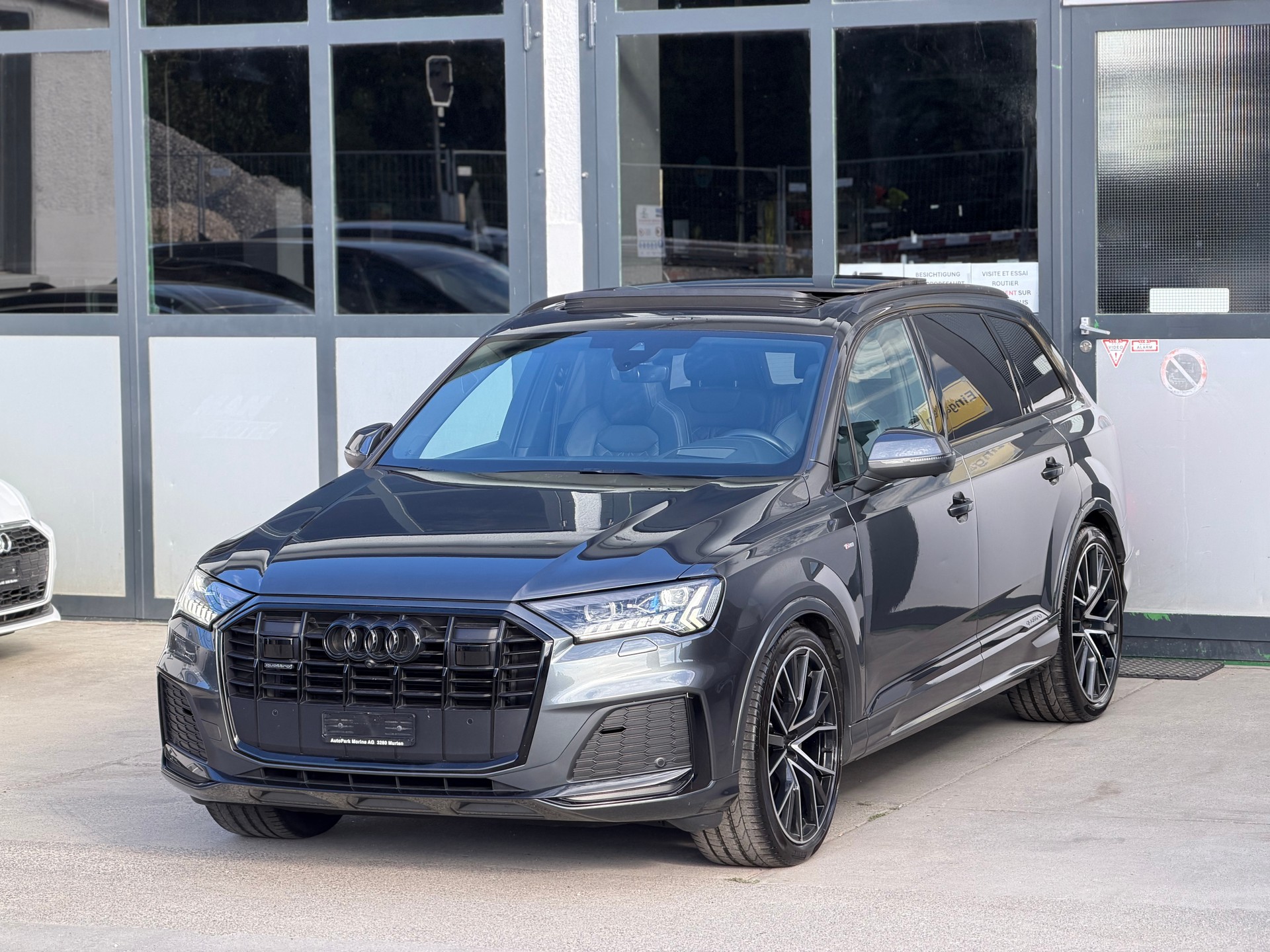 AUDI Q7 50 TDI quattro S Line tiptronic-showroom-element-1