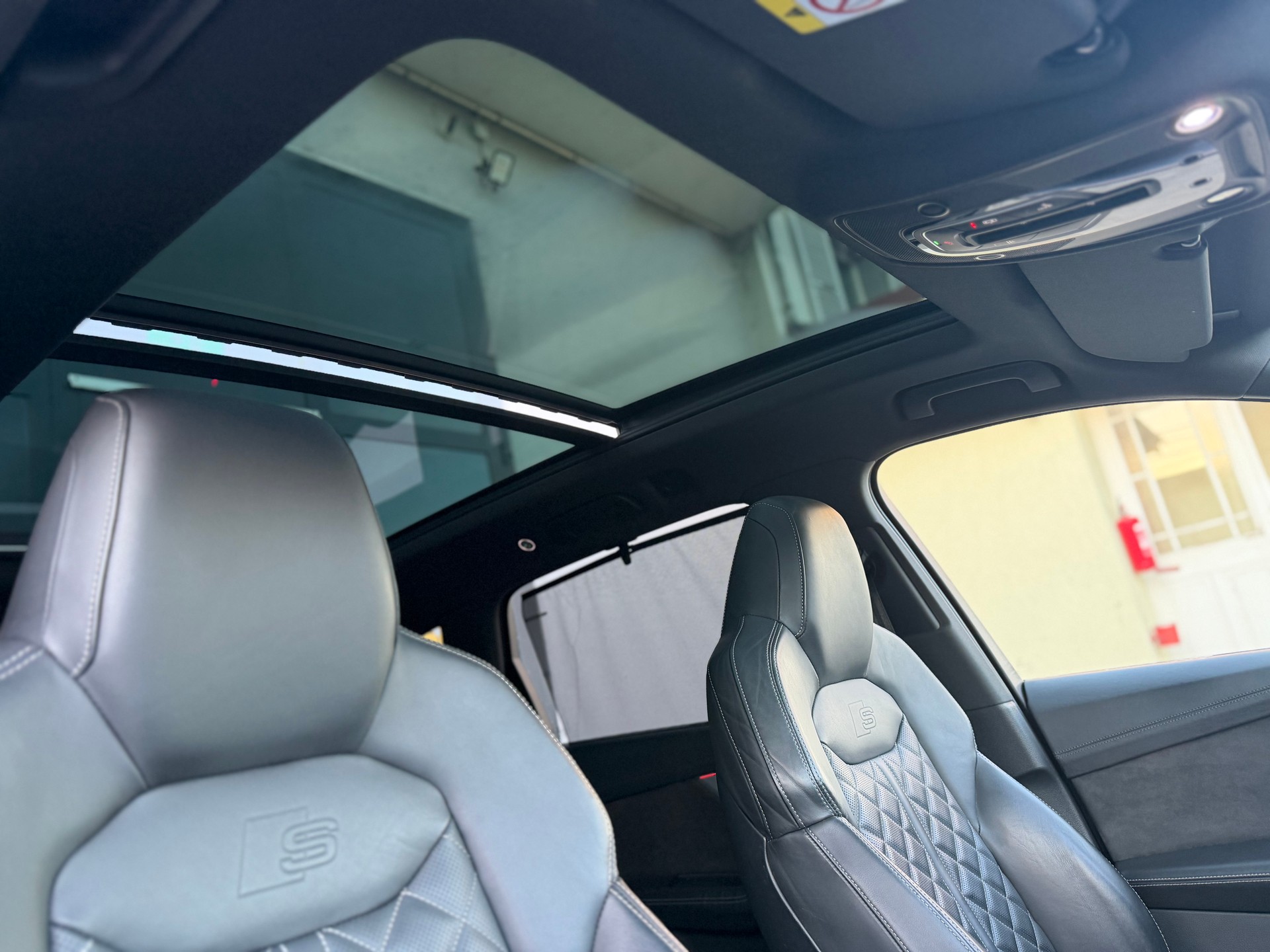 AUDI Q7 50 TDI quattro S Line tiptronic-image-21