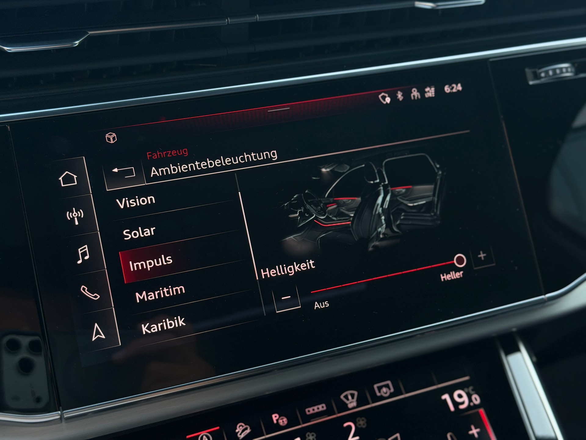 AUDI Q7 50 TDI quattro S Line tiptronic-image-25