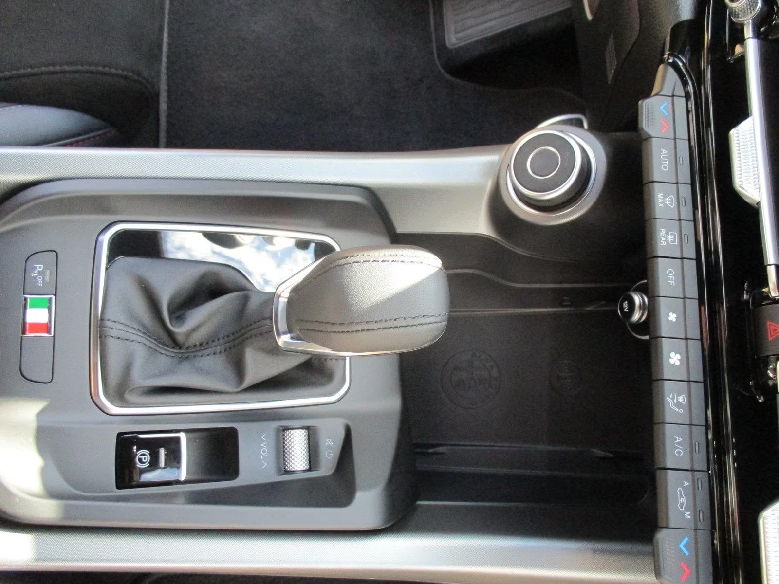 ALFA ROMEO Tonale 1.5 48V Hybrid Speciale-image-9