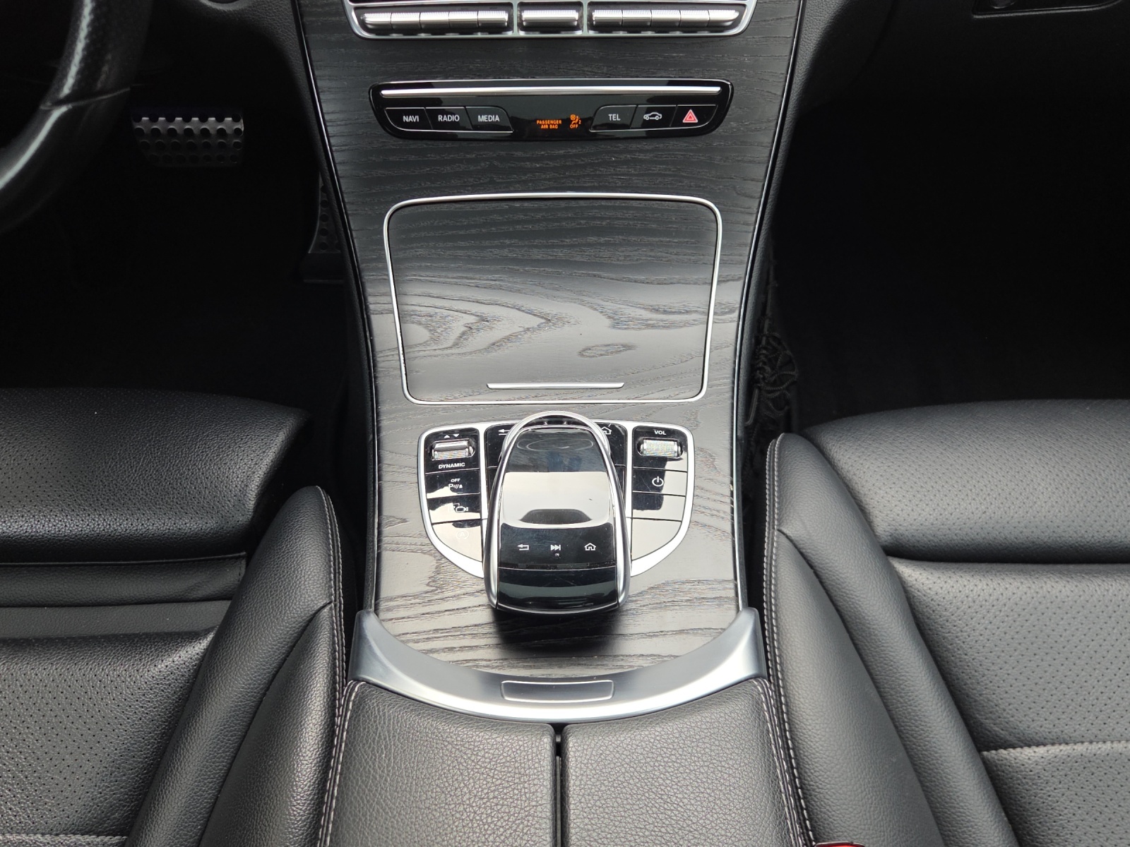 MERCEDES-BENZ C 220 d Swiss Star AMG Line 4M 9G-Tronic-image-13