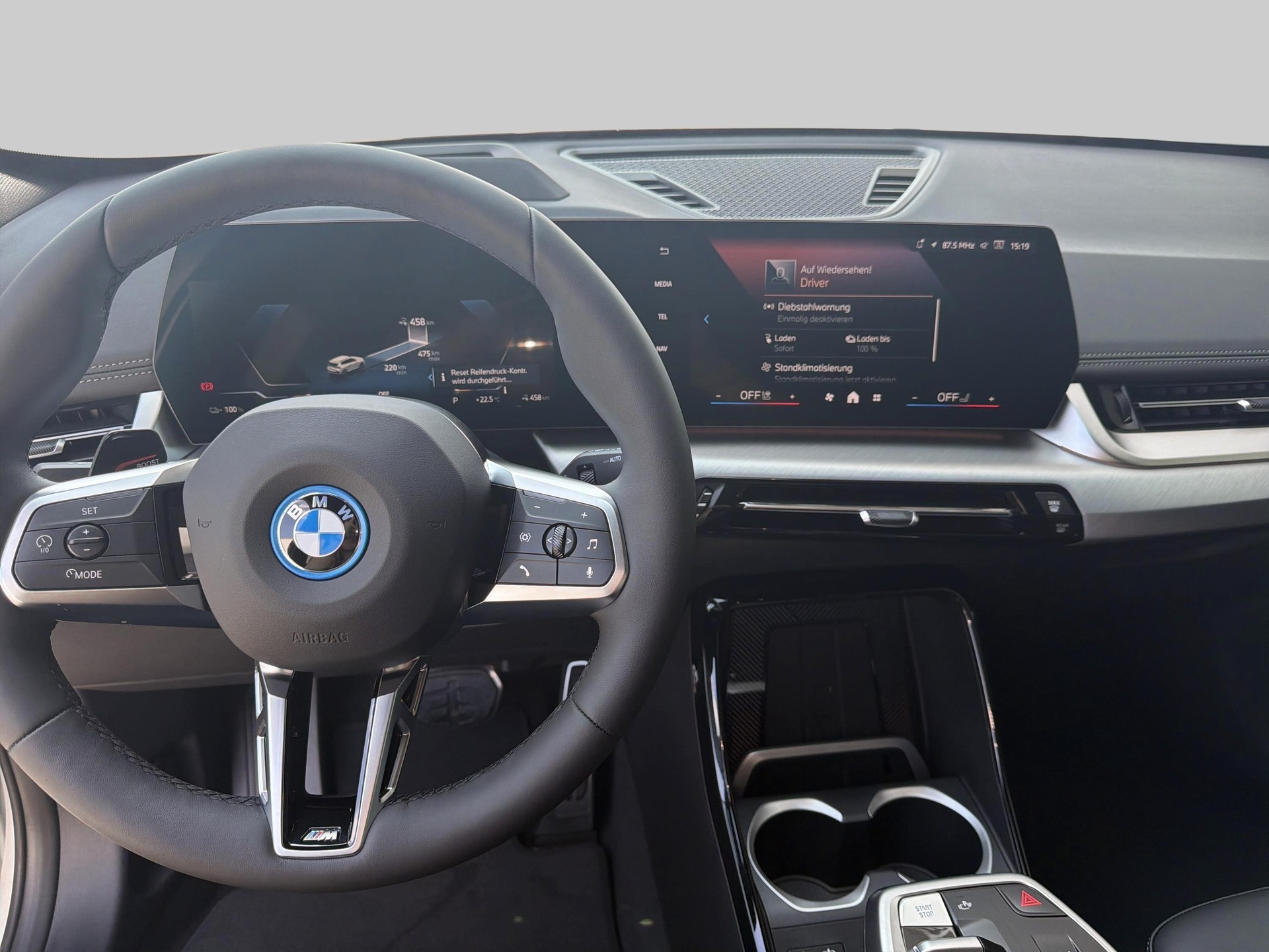 BMW iX1 eDrive 20 M Sport-image-7