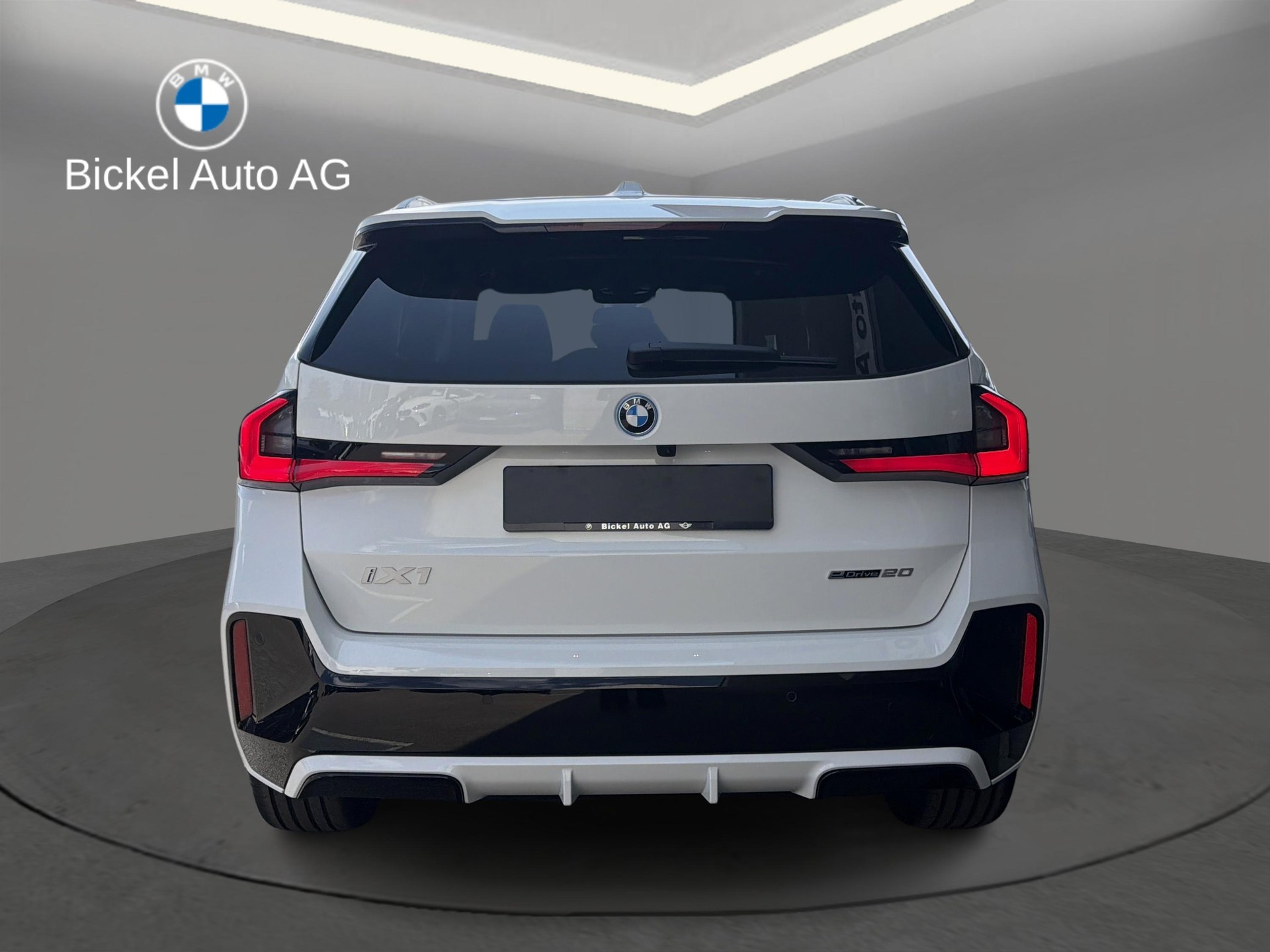 BMW iX1 eDrive 20 M Sport-showroom-element-3
