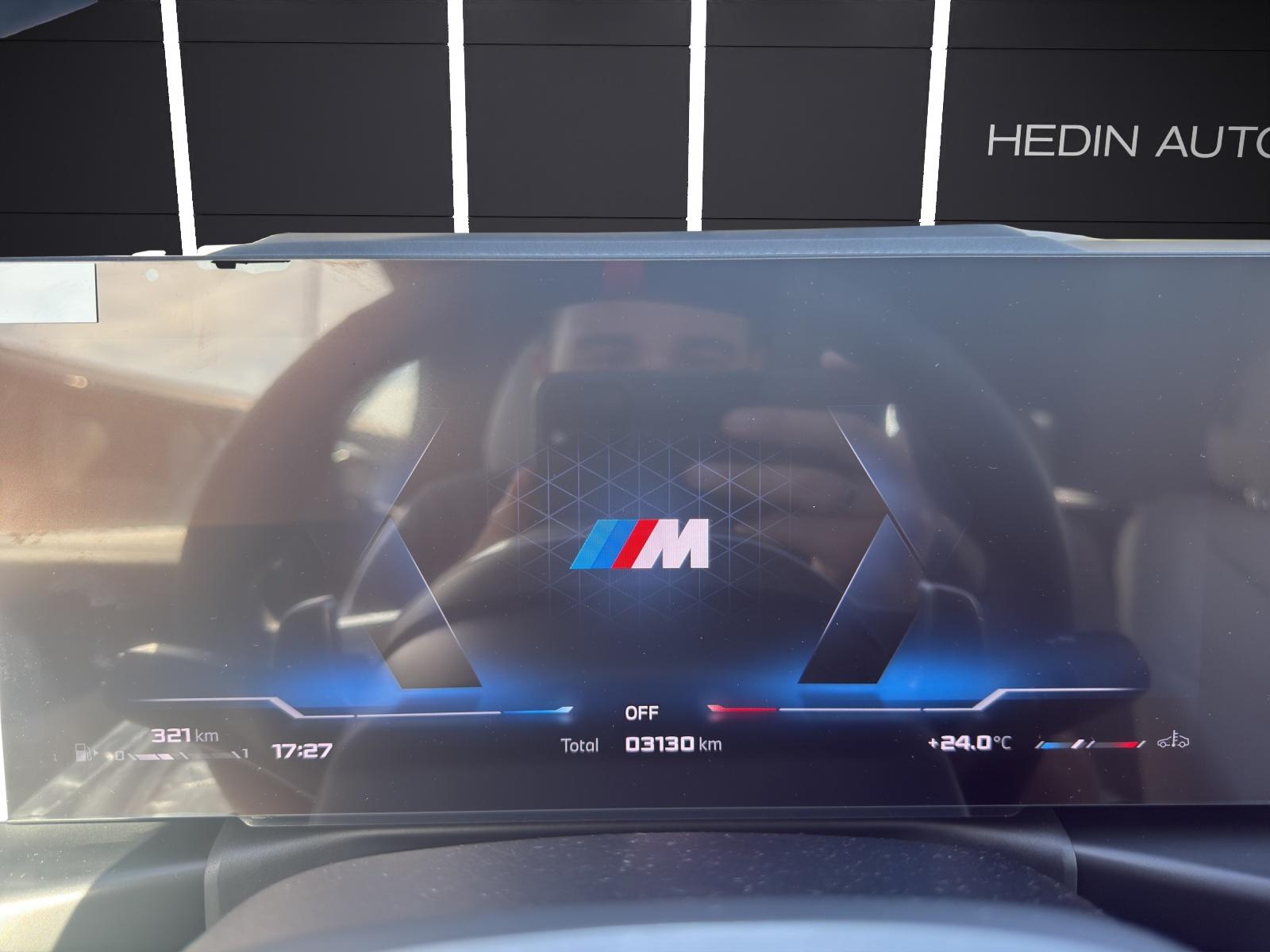 BMW M440i xDrive Cabrio-image-16