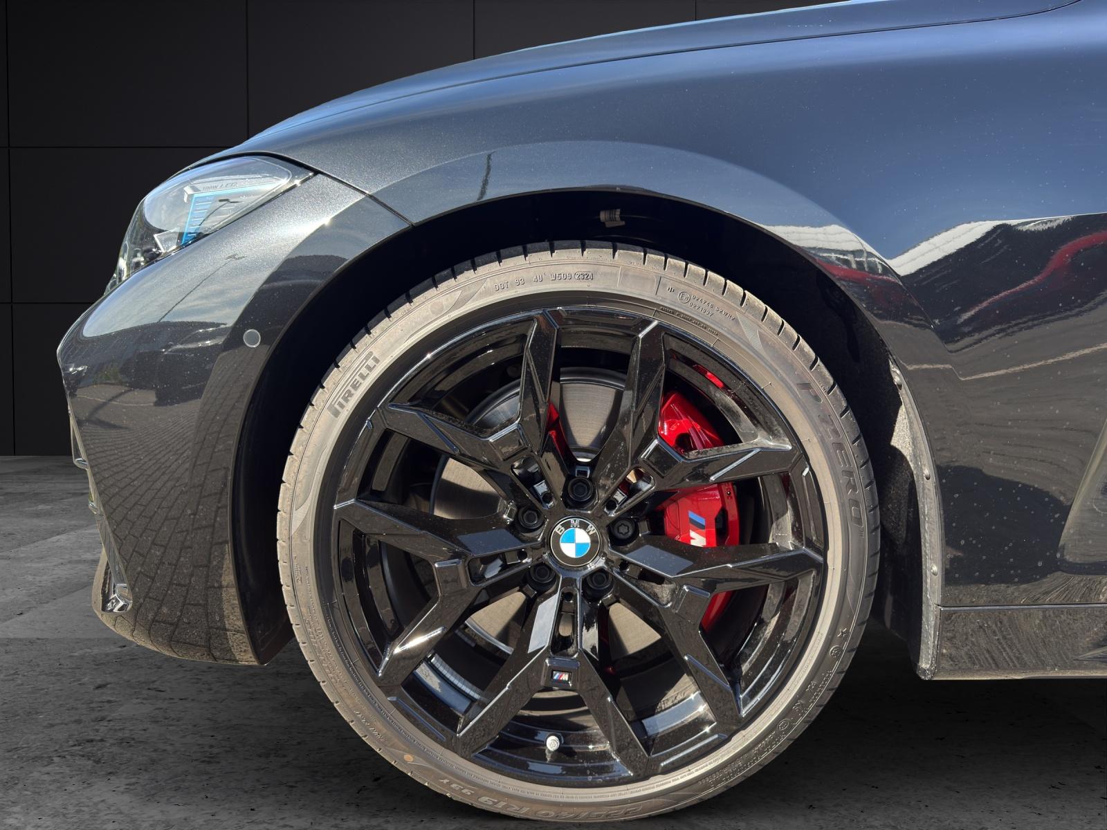BMW M440i xDrive Cabrio-image-7