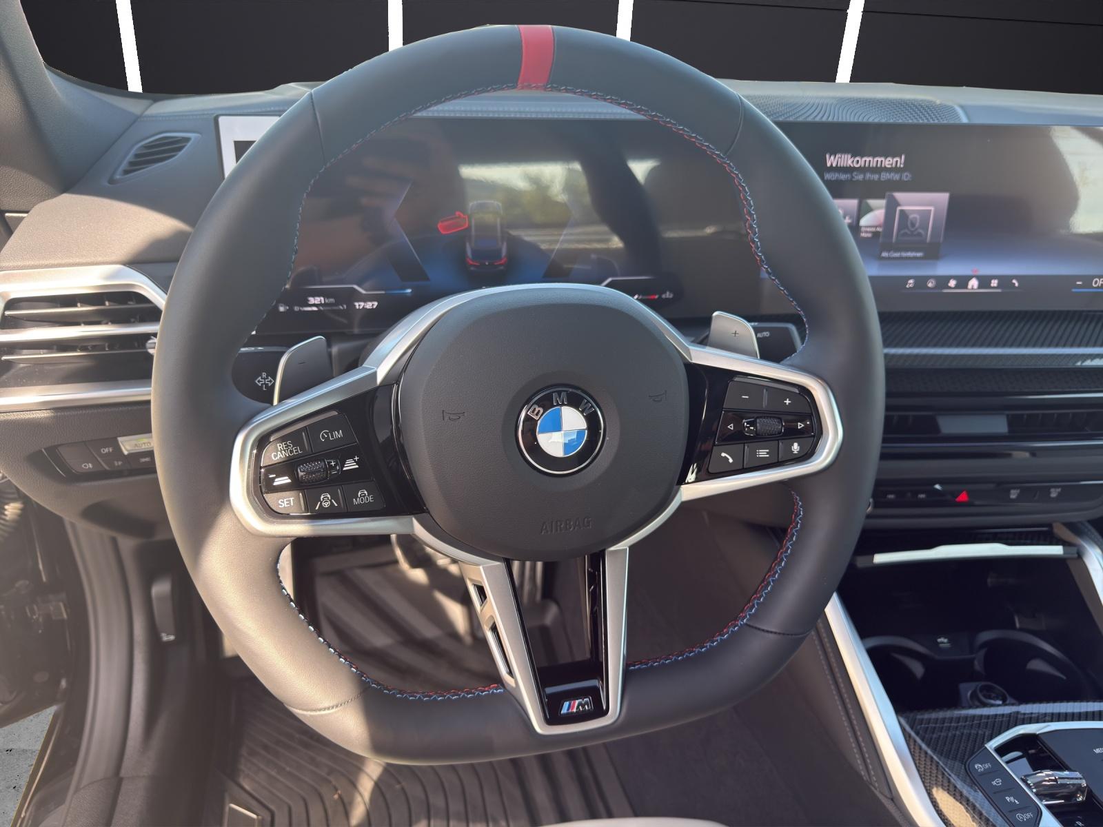 BMW M440i xDrive Cabrio-image-11