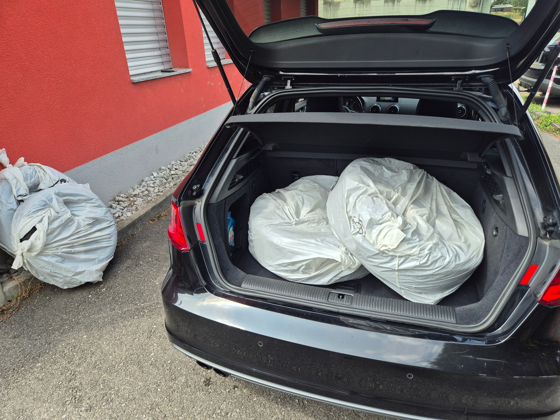 AUDI A3 Sportback 1.4 TFSI Ambition S-tronic-image-12