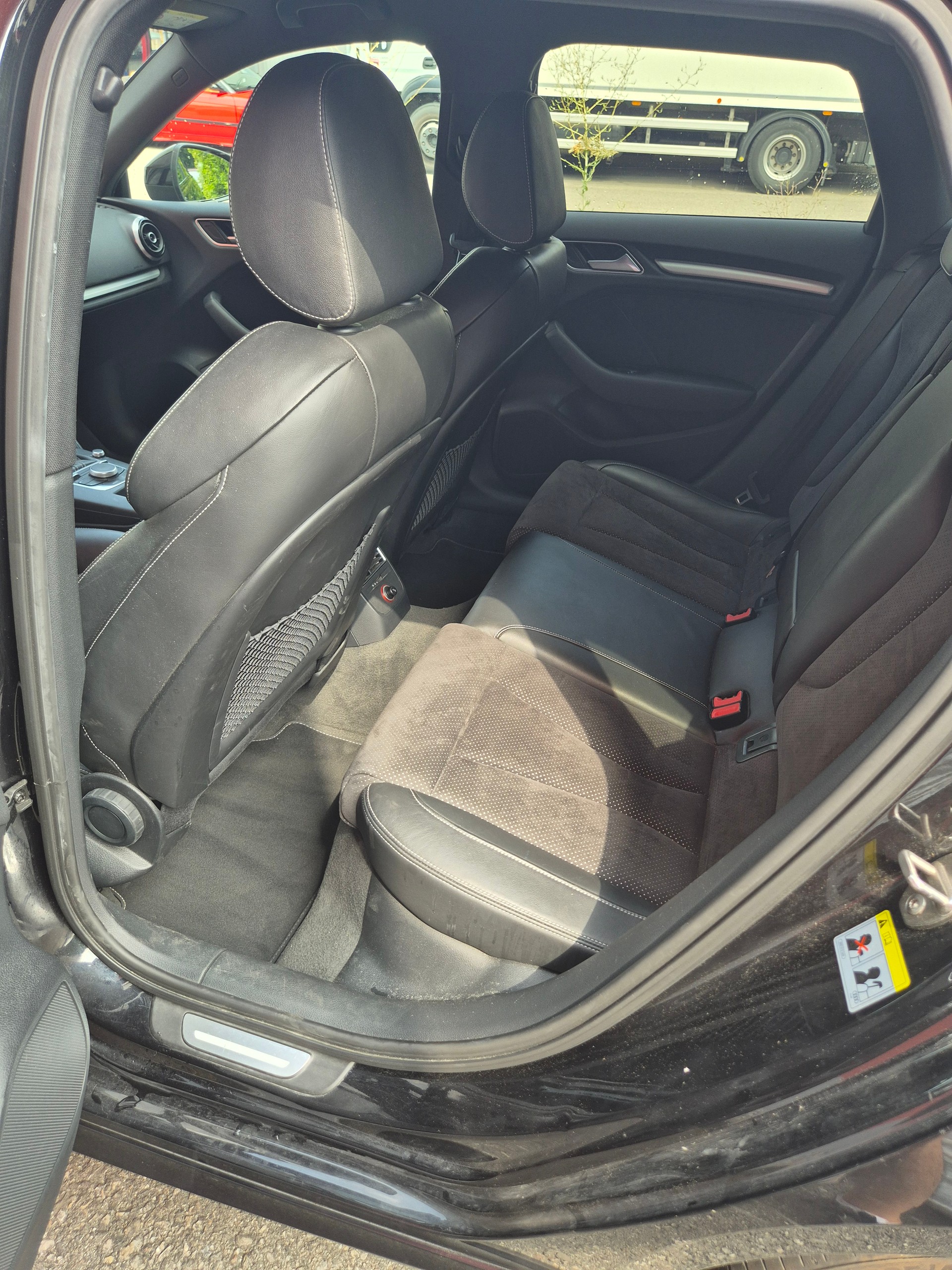 AUDI A3 Sportback 1.4 TFSI Ambition S-tronic-image-13