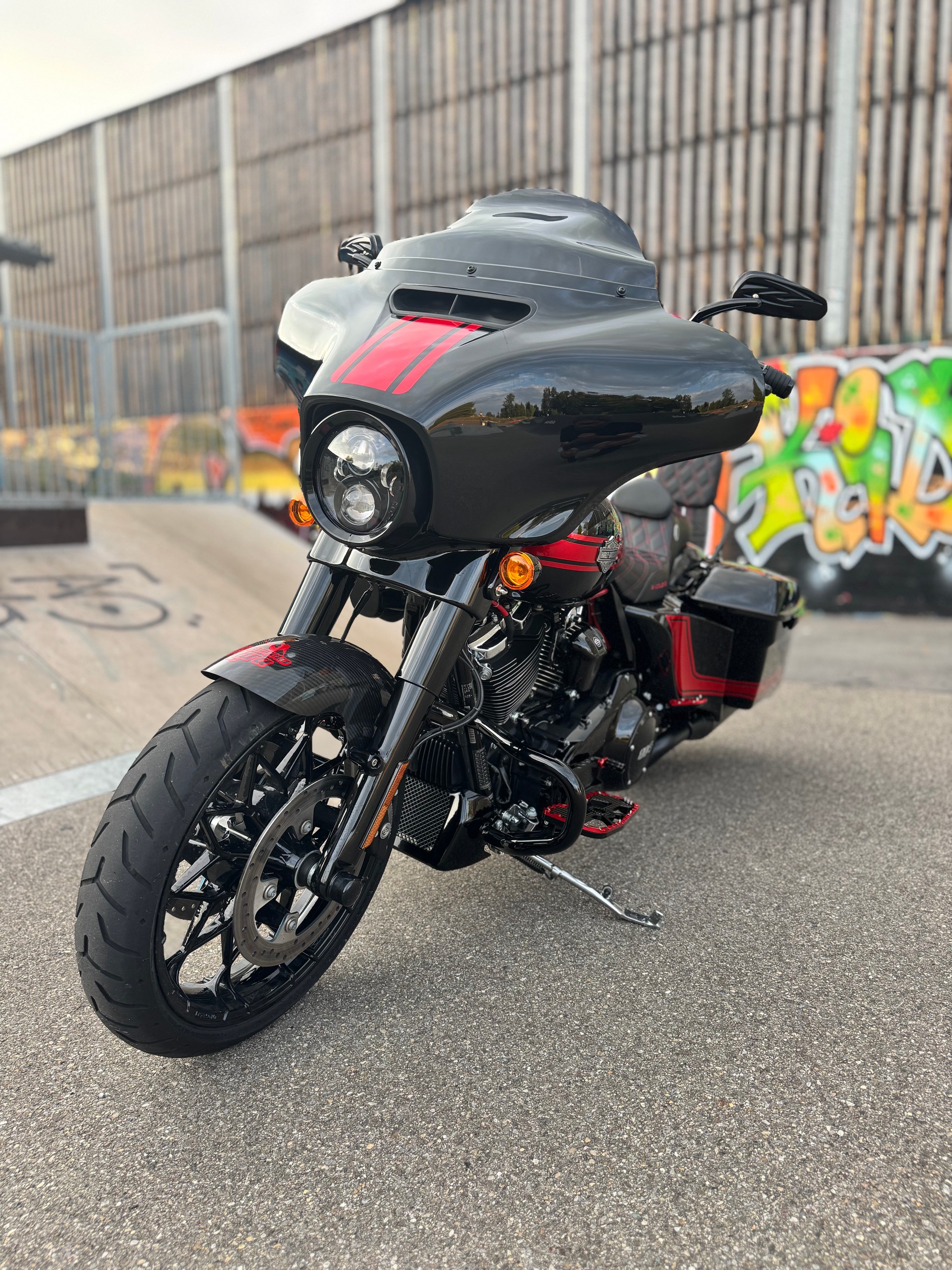 HARLEY-DAVIDSON FLHXS Street Glide Special Black Finish 114-image-2