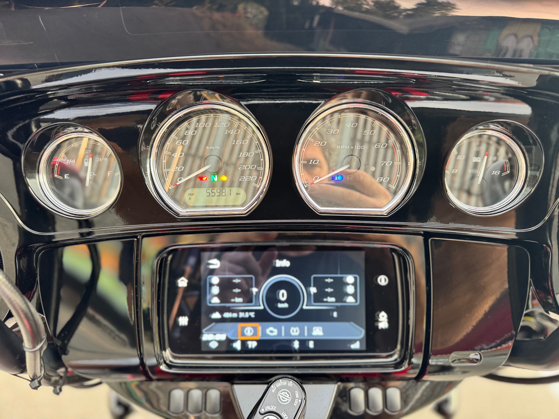 HARLEY-DAVIDSON FLHXS Street Glide Special Black Finish 114-image-10