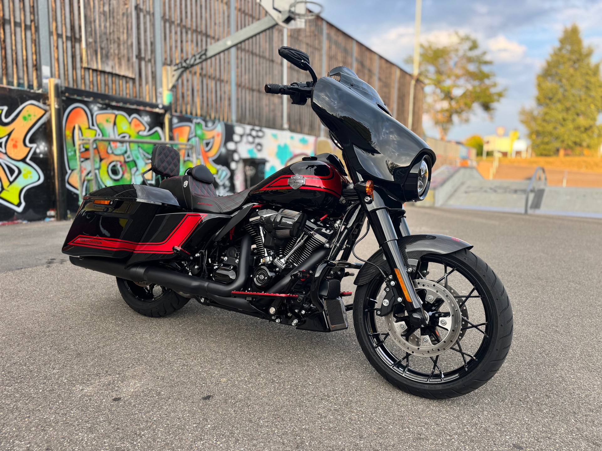 HARLEY-DAVIDSON FLHXS Street Glide Special Black Finish 114-image-15