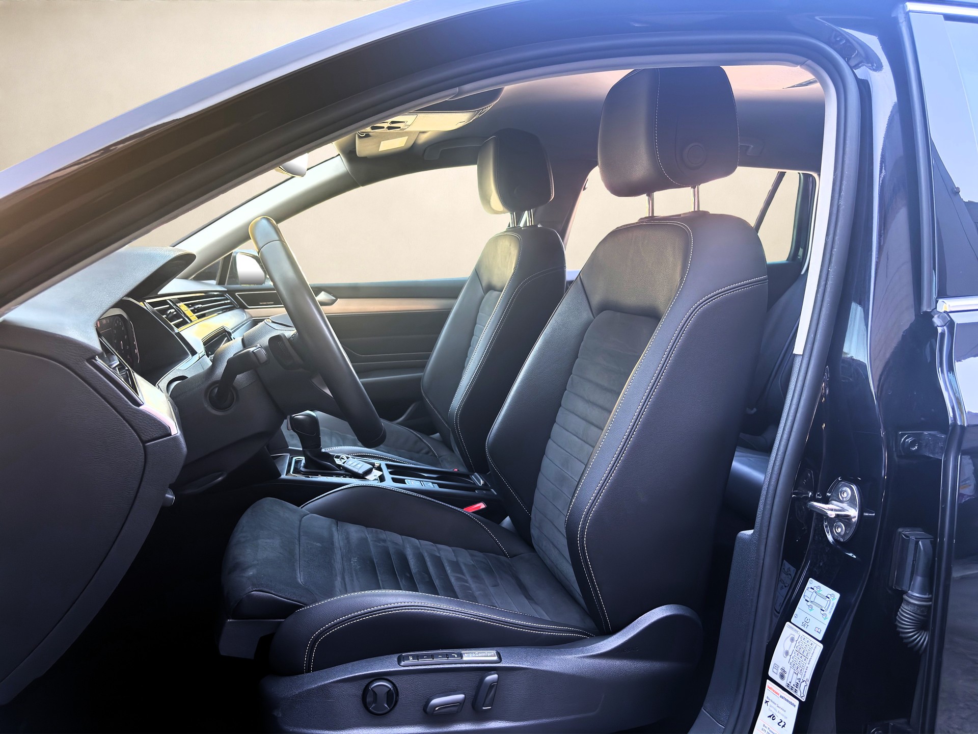VW Passat 2.0 TDI BMT❗Elegance 4Motion DSG❗ ✅CH-Fahrzeug & 8-fach bereift✅-image-8