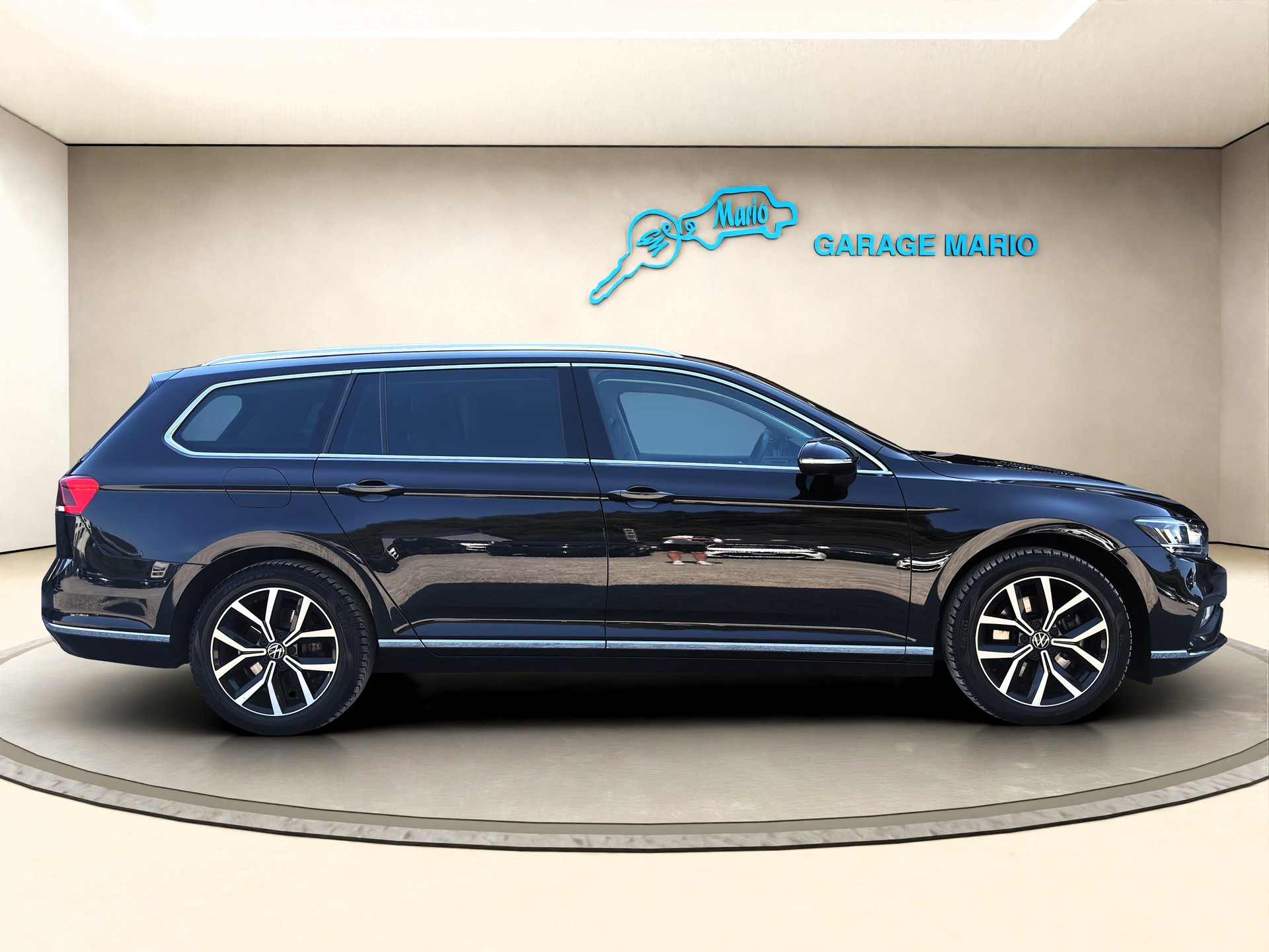 VW Passat 2.0 TDI BMT❗Elegance 4Motion DSG❗ ✅CH-Fahrzeug & 8-fach bereift✅-image-3