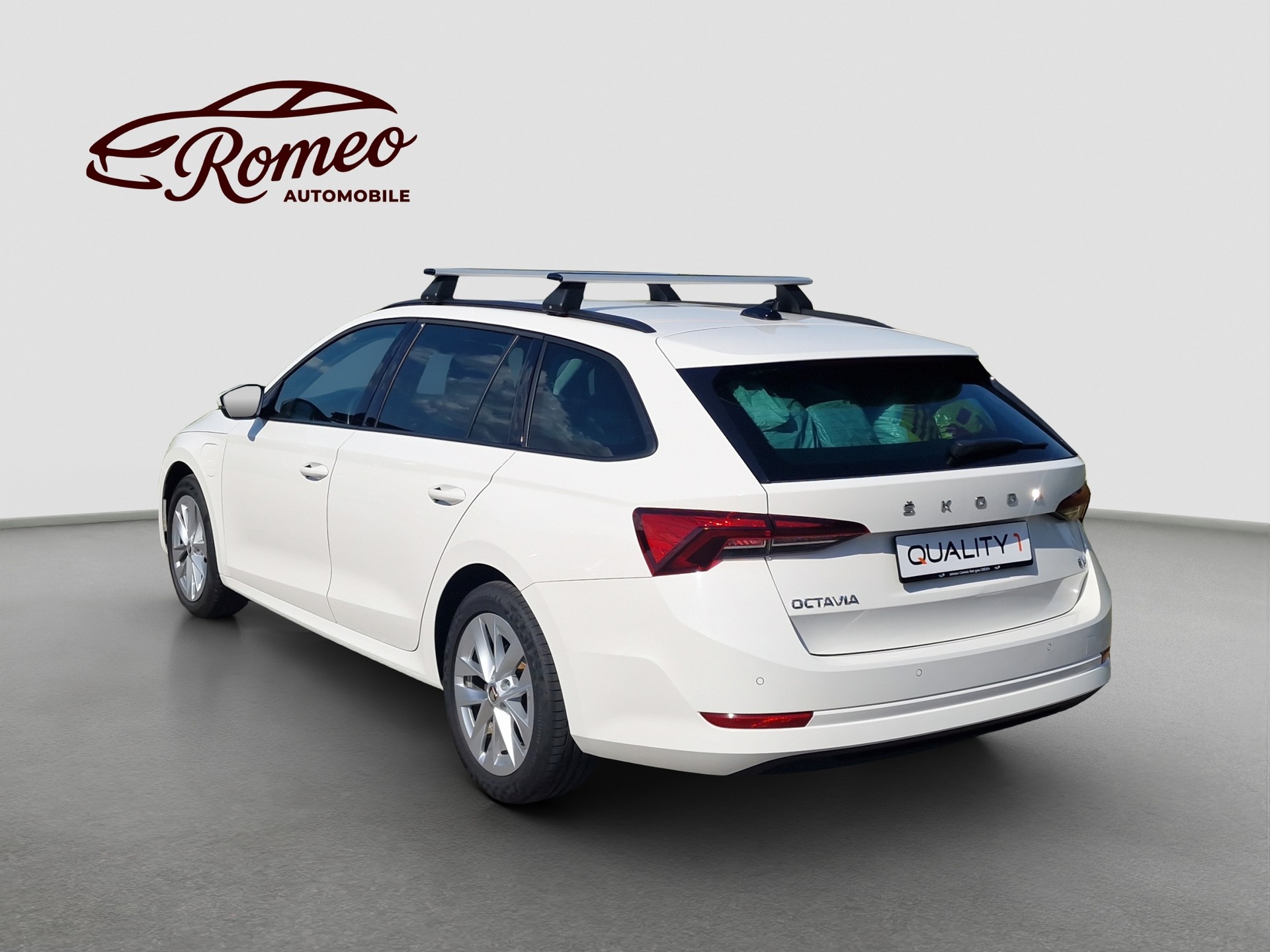SKODA Octavia Combi 1.4 TSI Plug-In-Hybrid DSG Ambition ** Frisch ab MFK & Service ** CH Auto ** 1. Hand ** Batterie Zertifikat 92% **-image-3