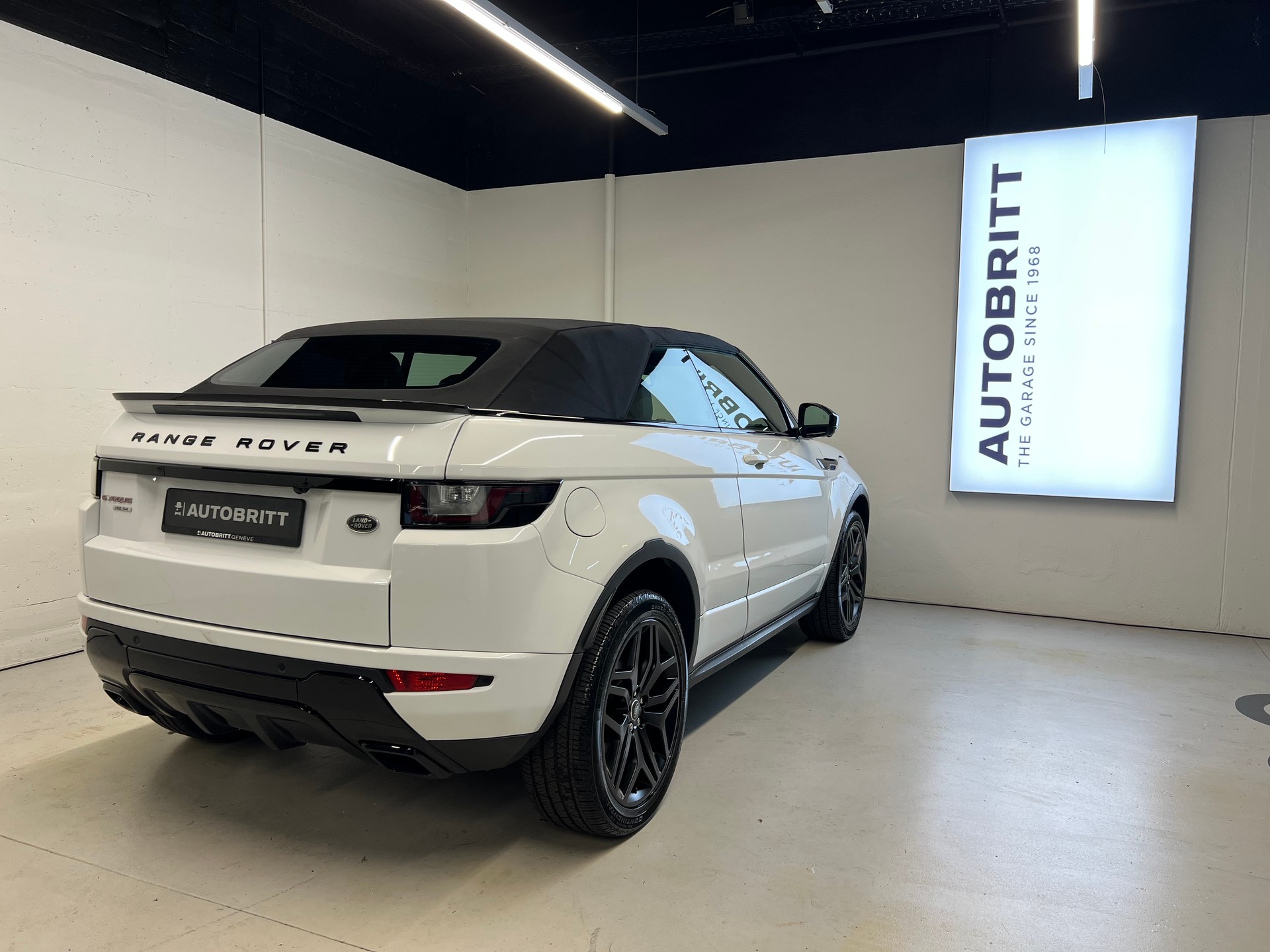 LAND ROVER Range Rover Evoque Convertible 2.0 Si4 HSE Dynamic-showroom-element-1