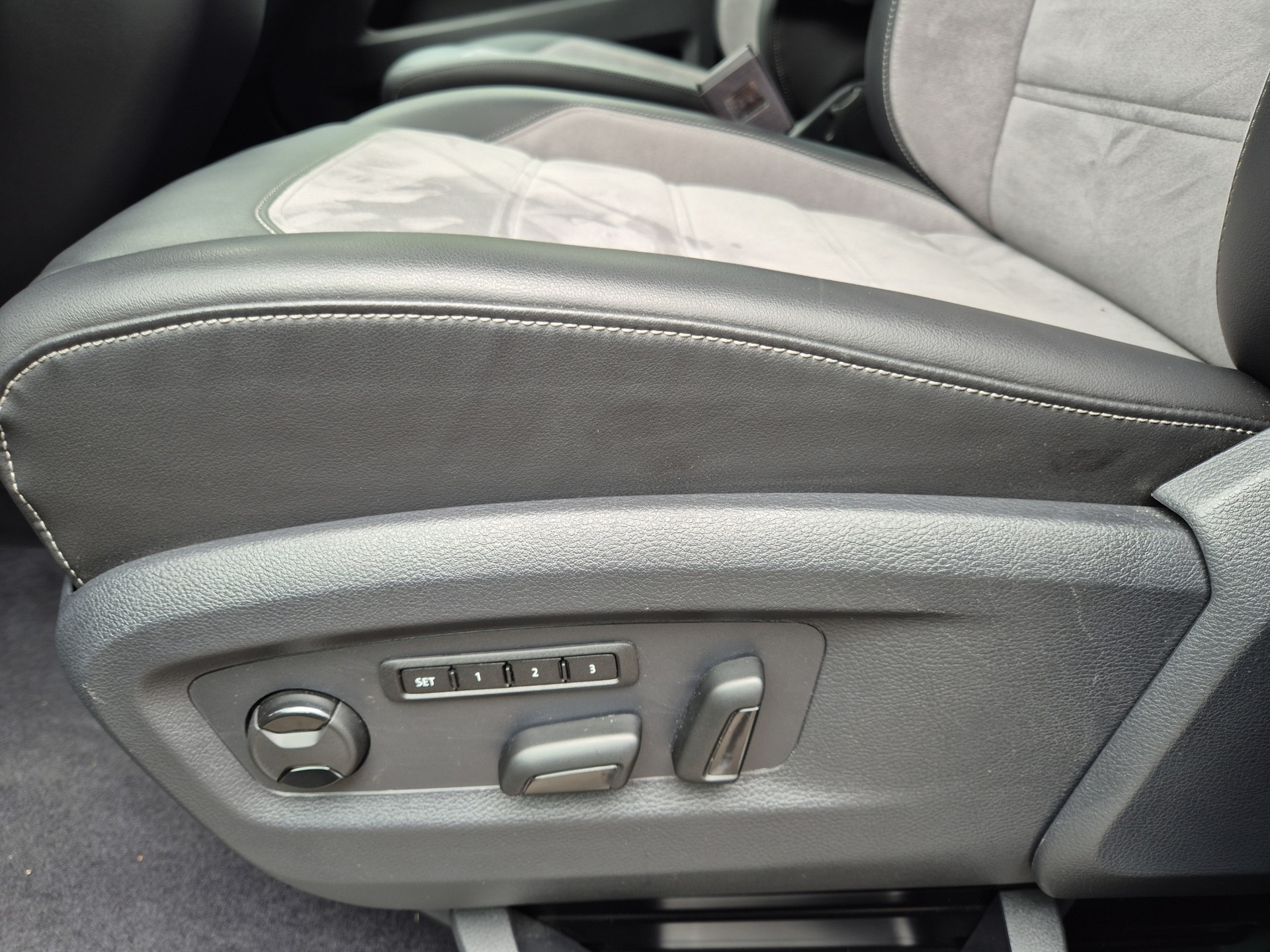 VW T6.1 Multivan 2.0 Bi-TDI Comfortline 4Motion DSG-image-9