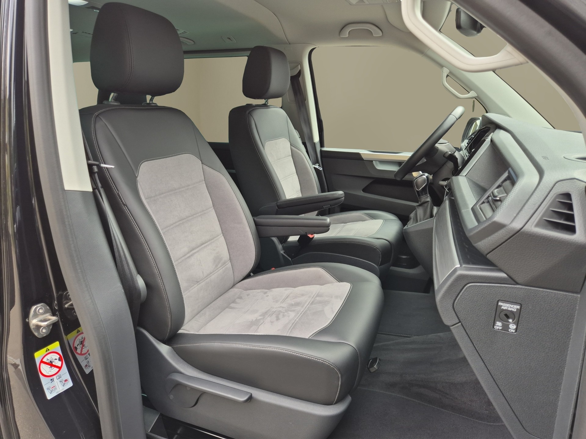 VW T6.1 Multivan 2.0 Bi-TDI Comfortline 4Motion DSG-image-16