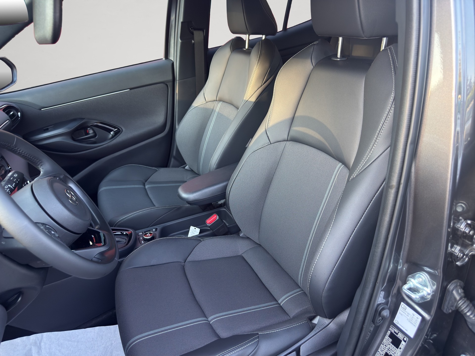 TOYOTA Yaris Cross 1.5 Style AWDi e-CVT-image-15