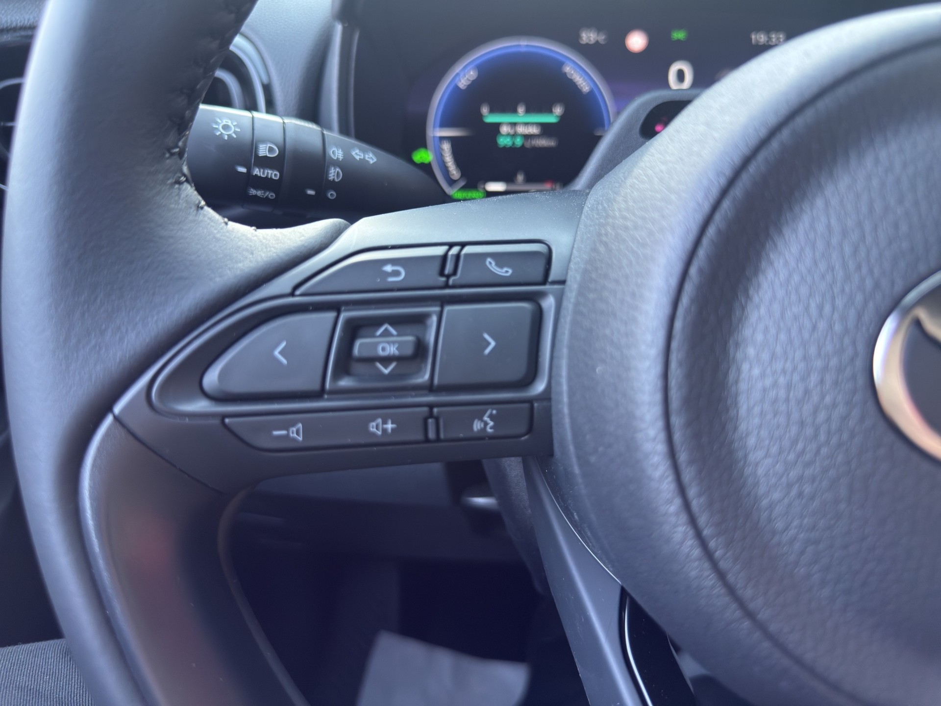 TOYOTA Yaris Cross 1.5 Style AWDi e-CVT-image-11